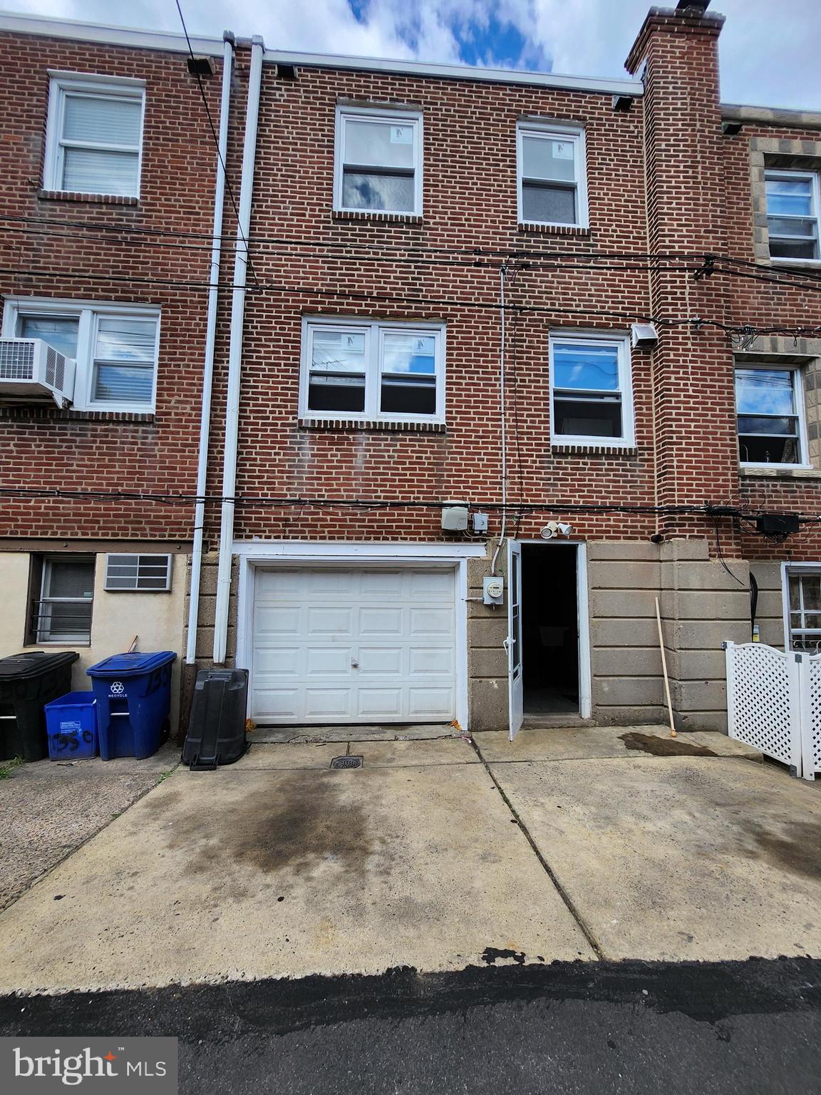 OXFORD CIRCLE - Residential