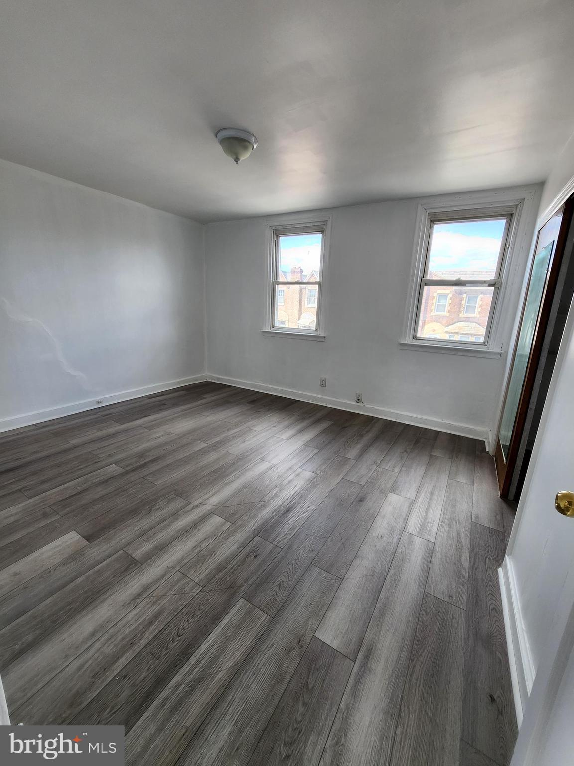 OXFORD CIRCLE - Residential