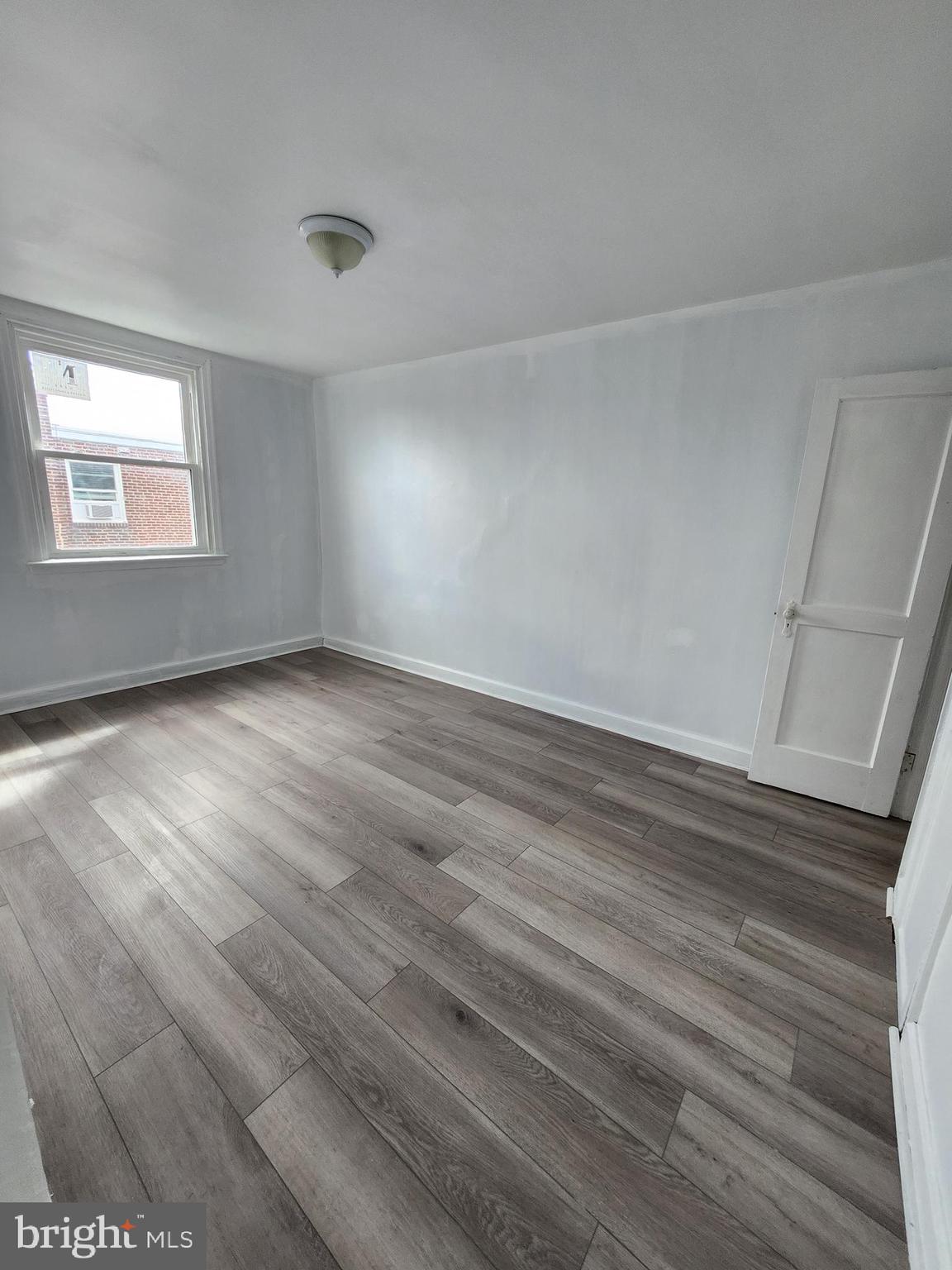 OXFORD CIRCLE - Residential