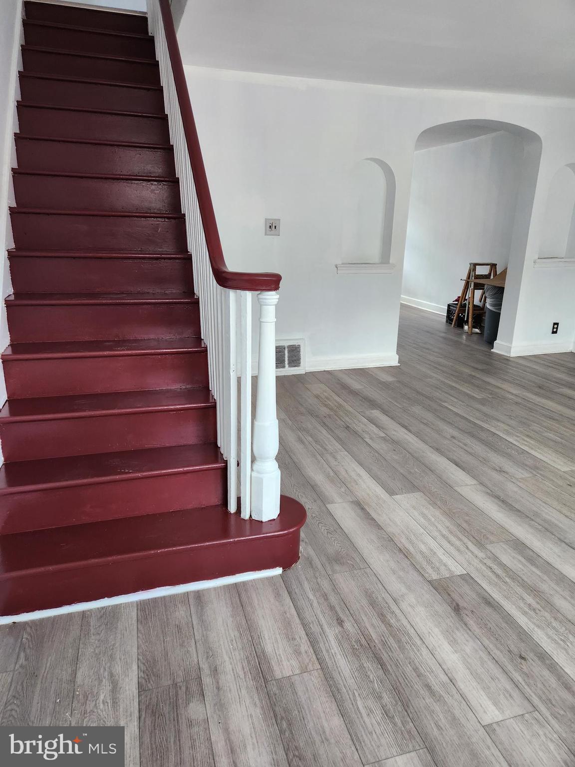 OXFORD CIRCLE - Residential
