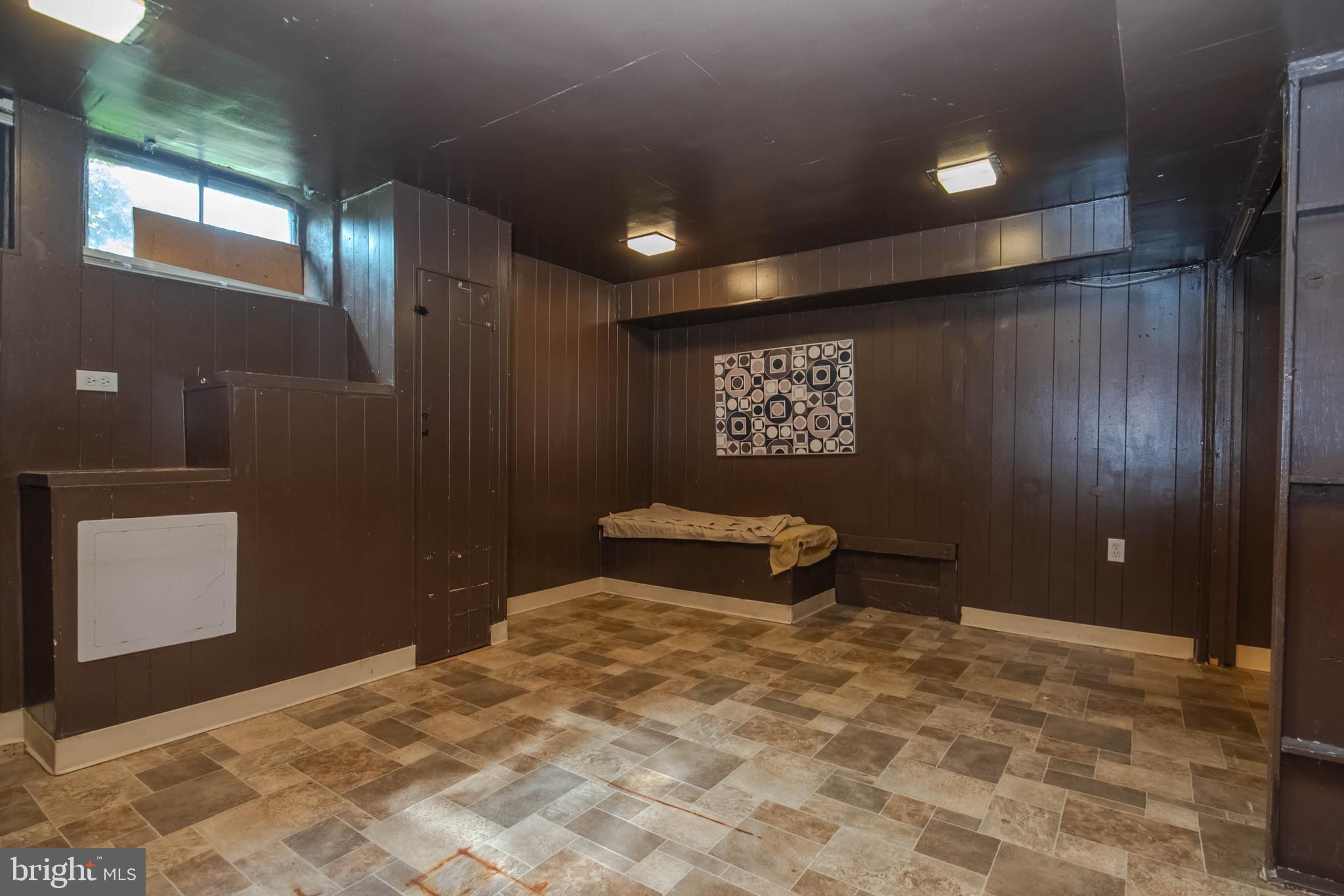 MERRITT HOMES - Residential