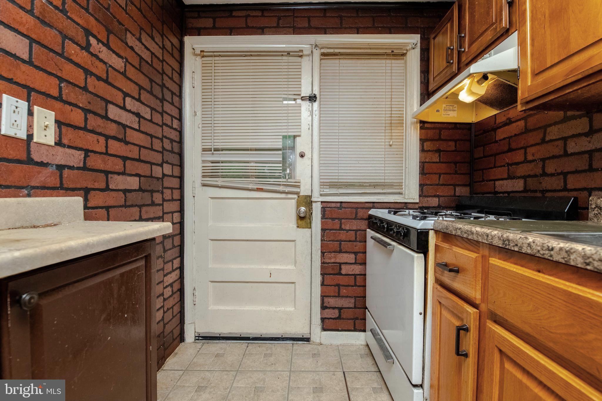 MERRITT HOMES - Residential