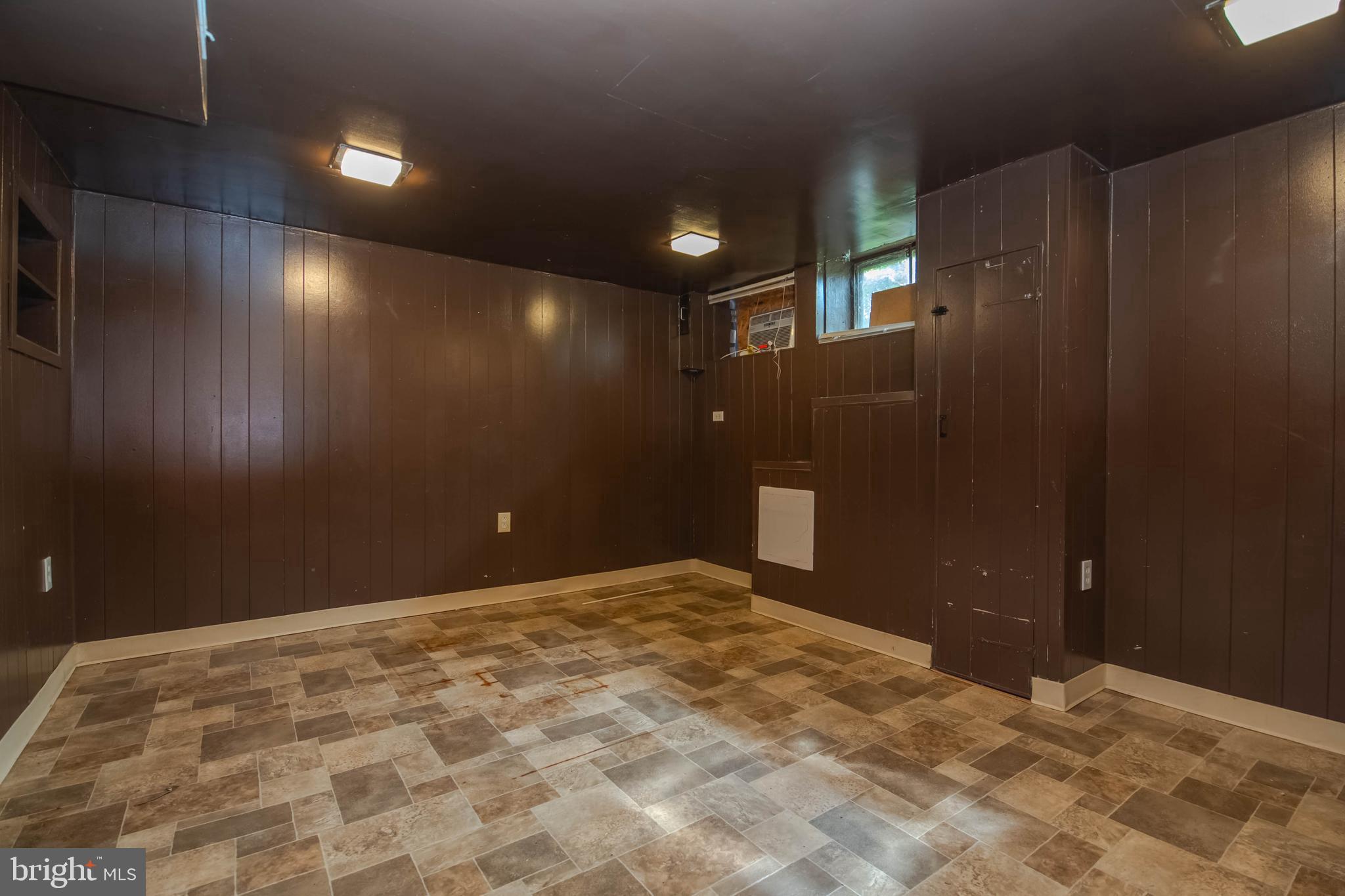 MERRITT HOMES - Residential