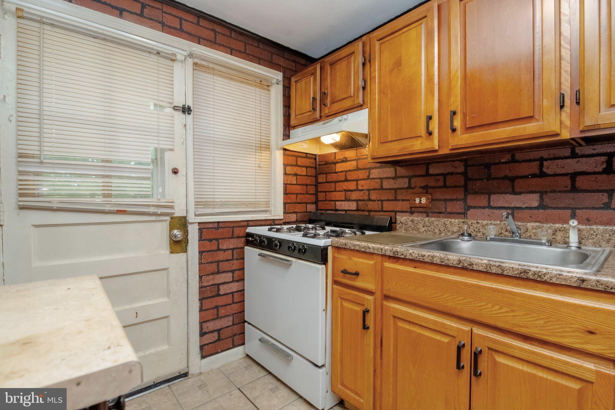 MERRITT HOMES - Residential
