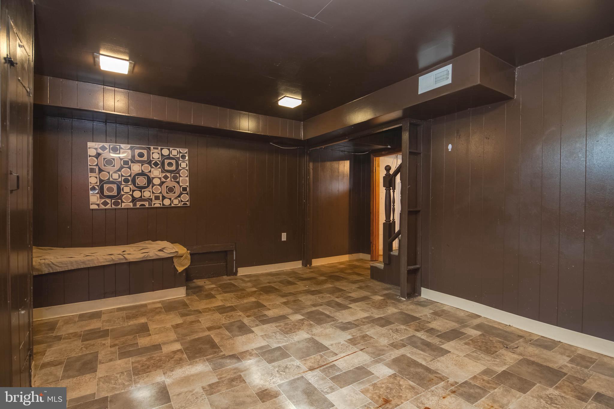 MERRITT HOMES - Residential
