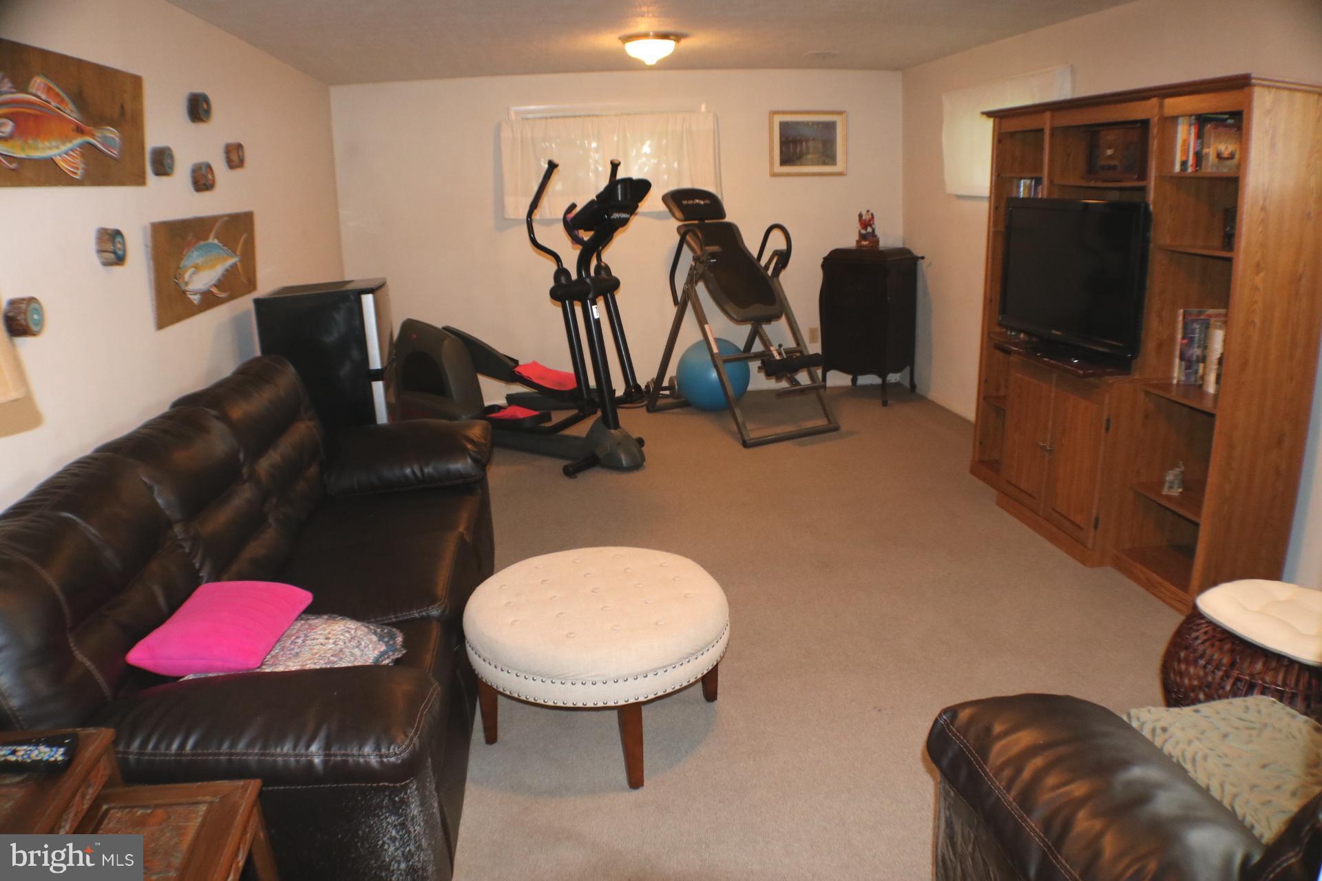 KNOLLWOOD ESTATES - Residential