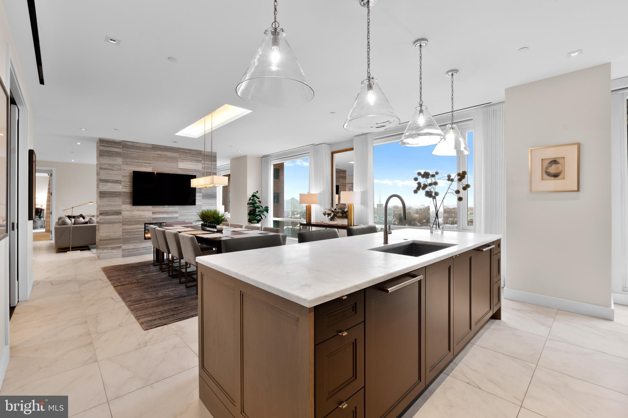WASHINGTON SQ - Residential