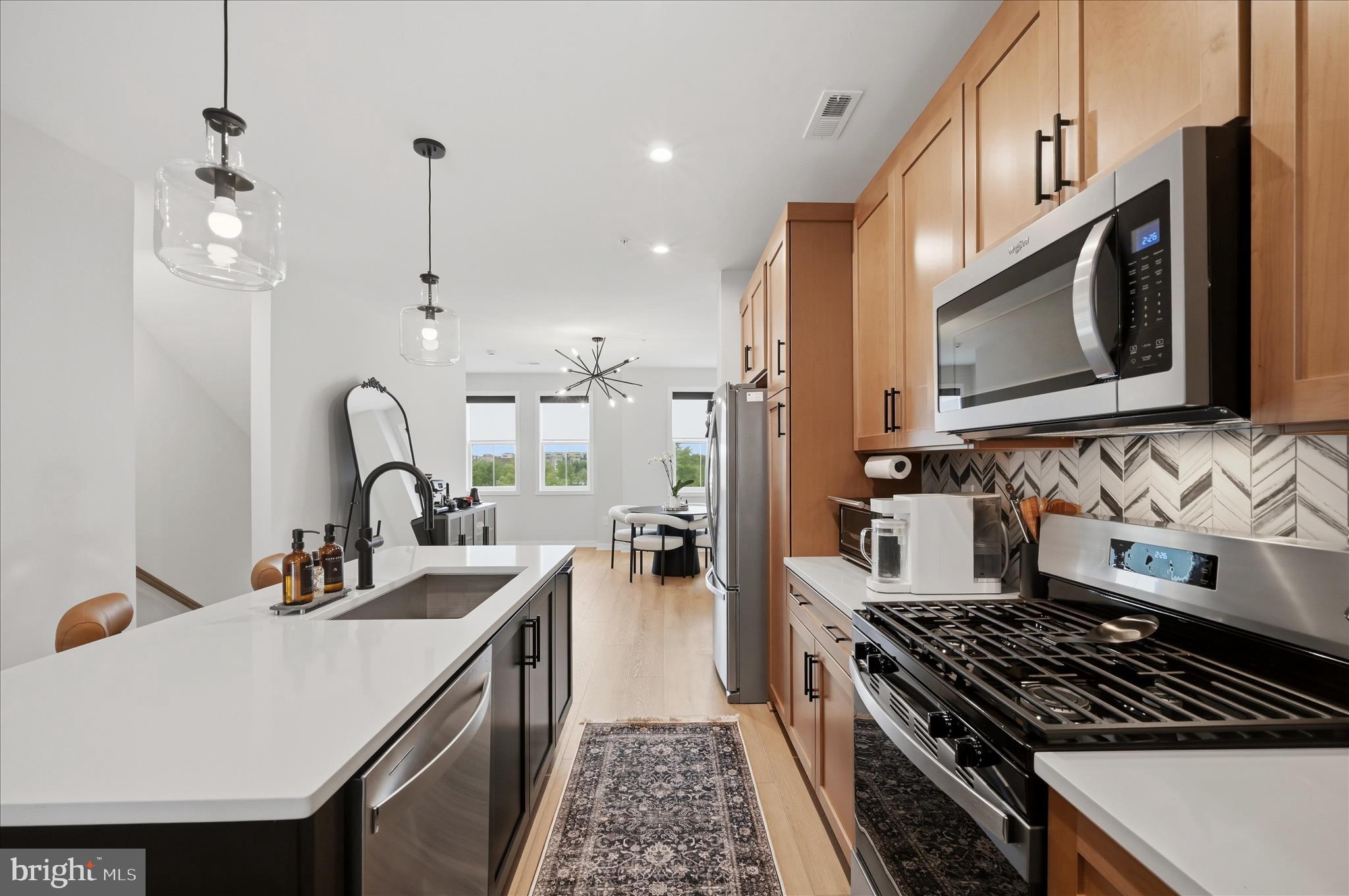 COMMONWEALTH PLACE AT WESTFIELDS - Residential