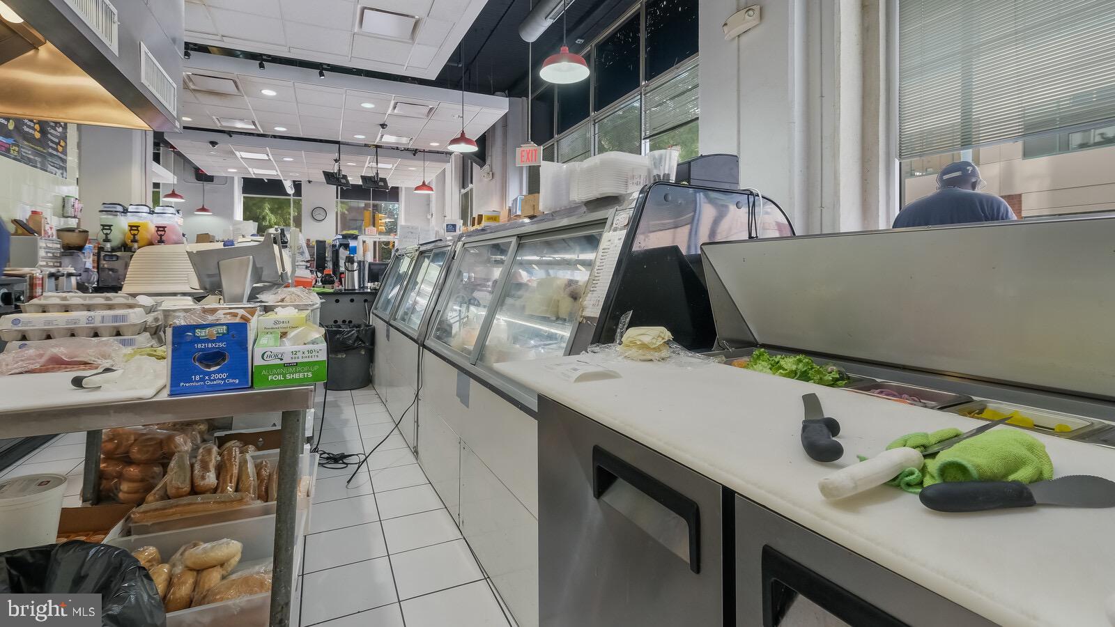 LOGAN SQUARE - Commercial Sale