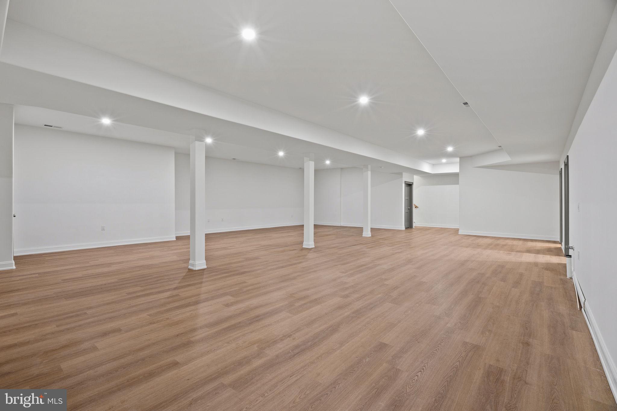 VALENTINE ESTS - Residential