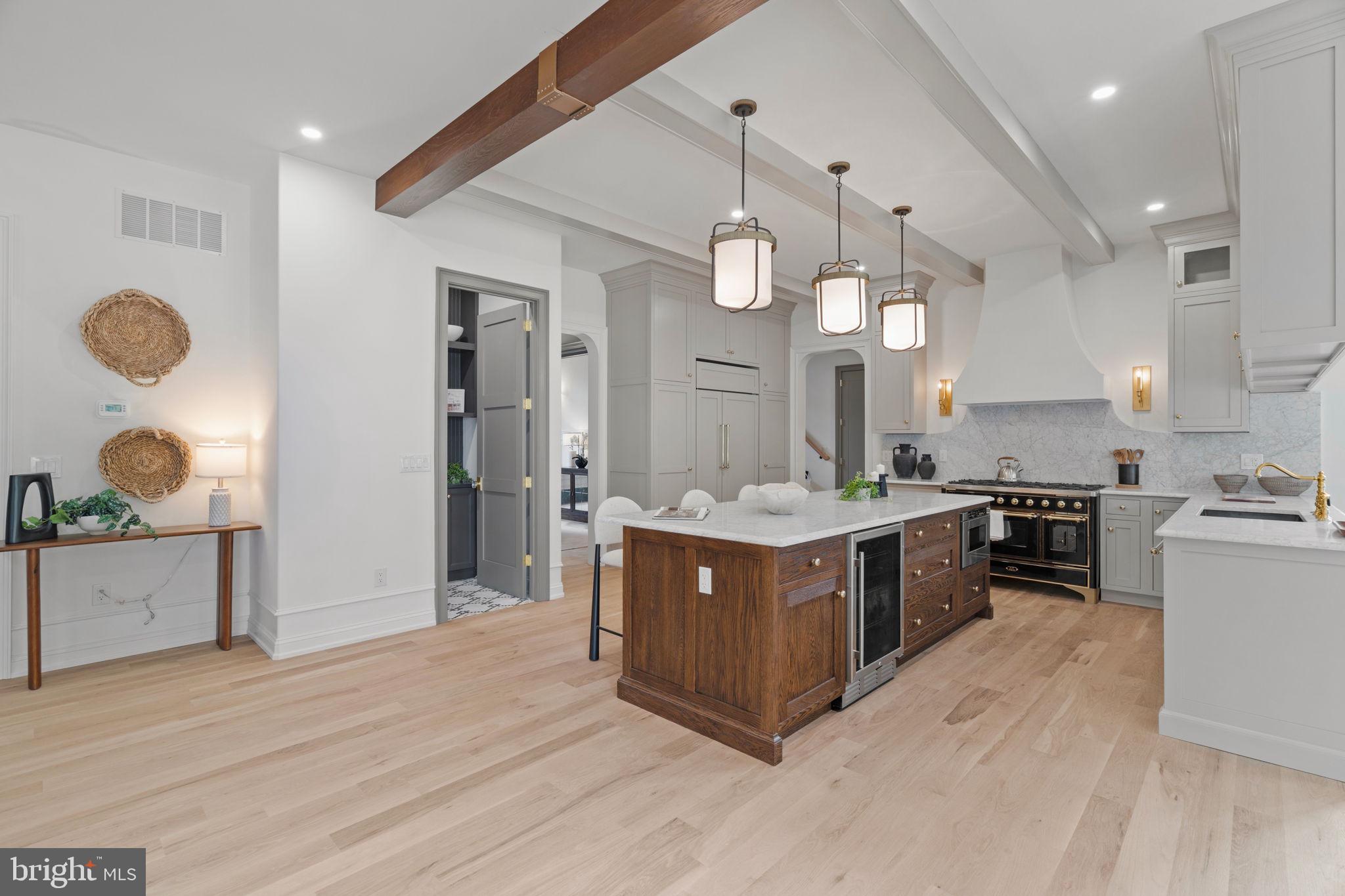 VALENTINE ESTS - Residential