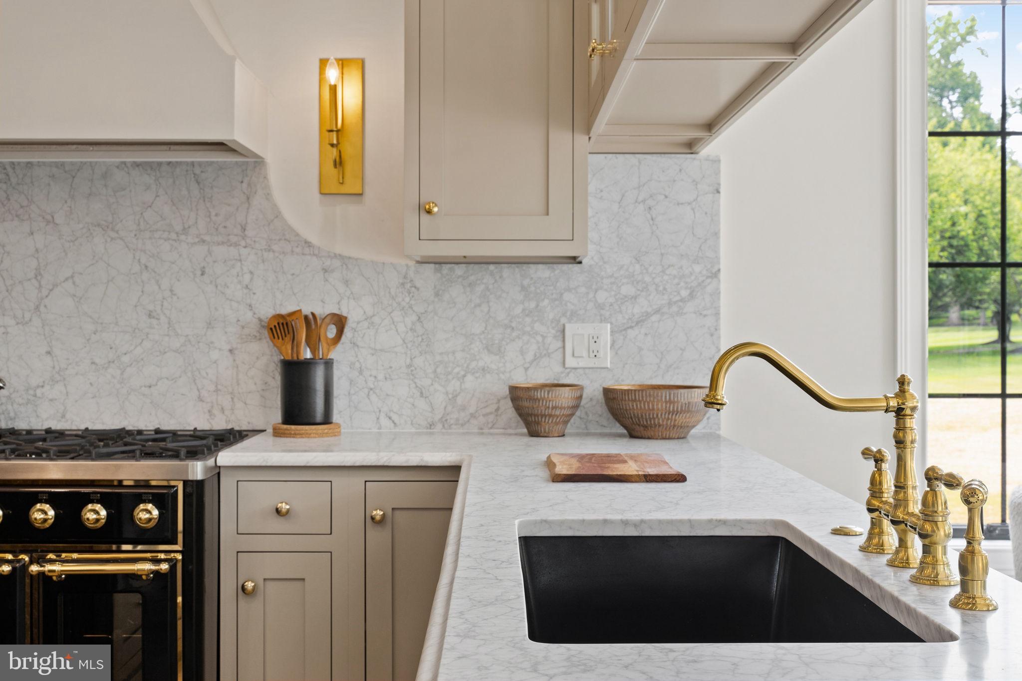VALENTINE ESTS - Residential