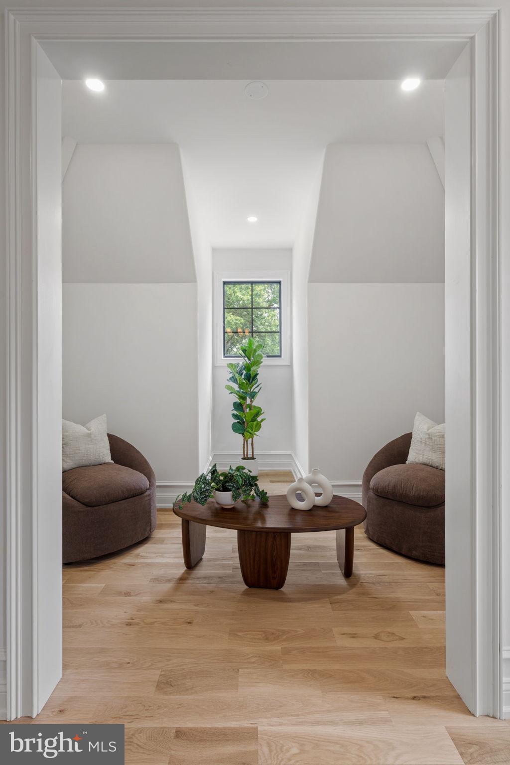 VALENTINE ESTS - Residential