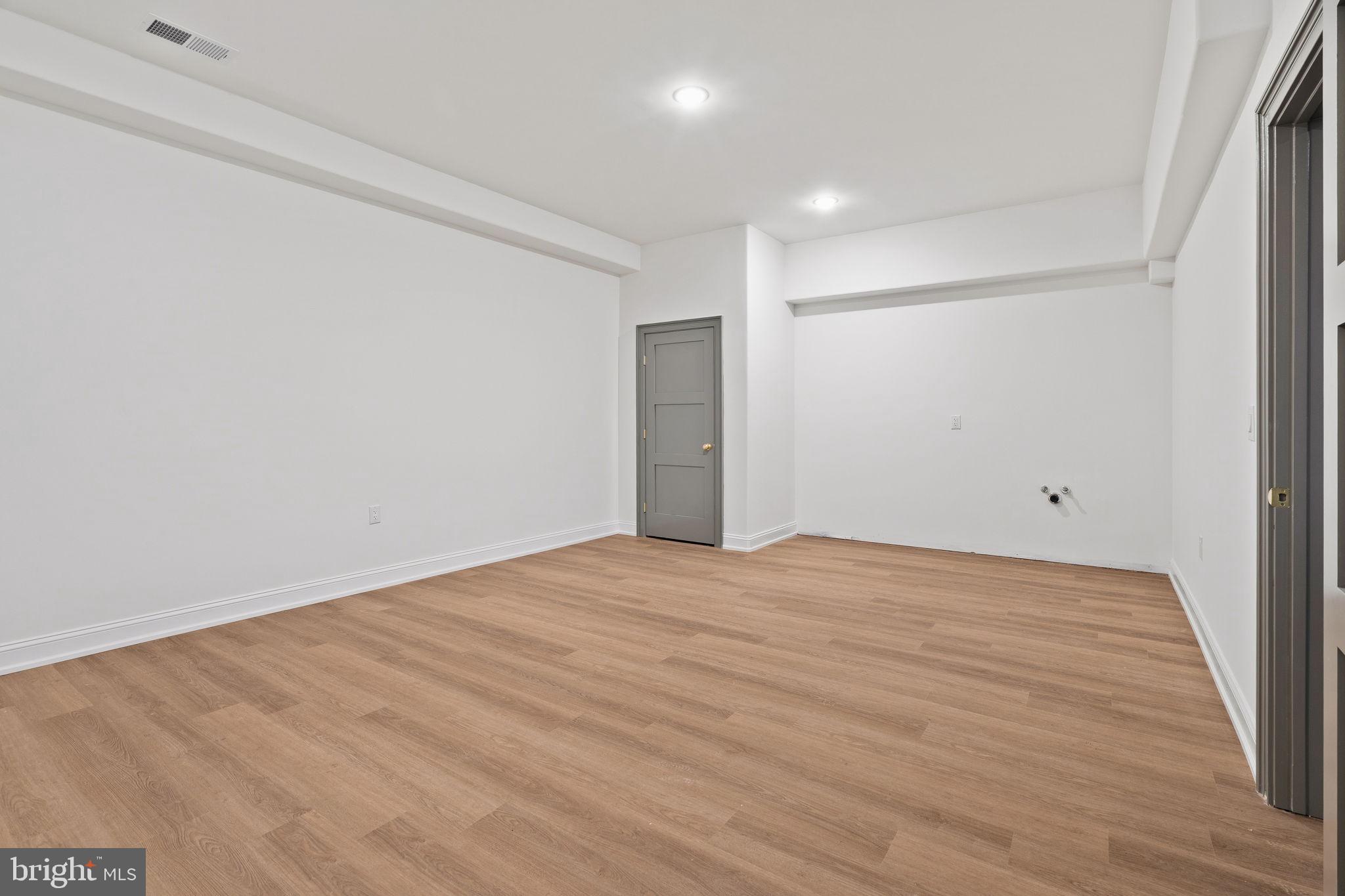 VALENTINE ESTS - Residential