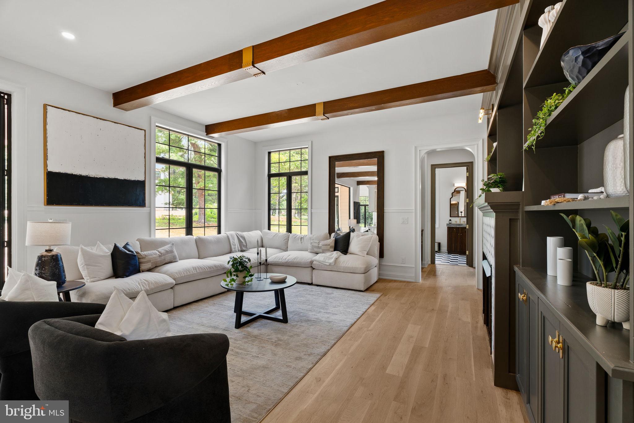 VALENTINE ESTS - Residential