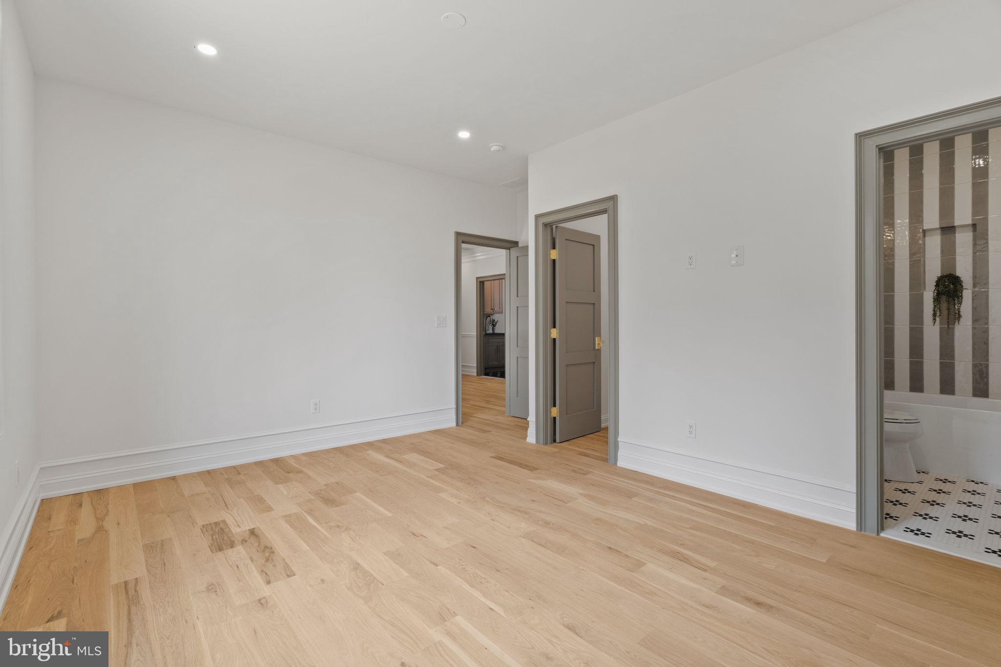VALENTINE ESTS - Residential