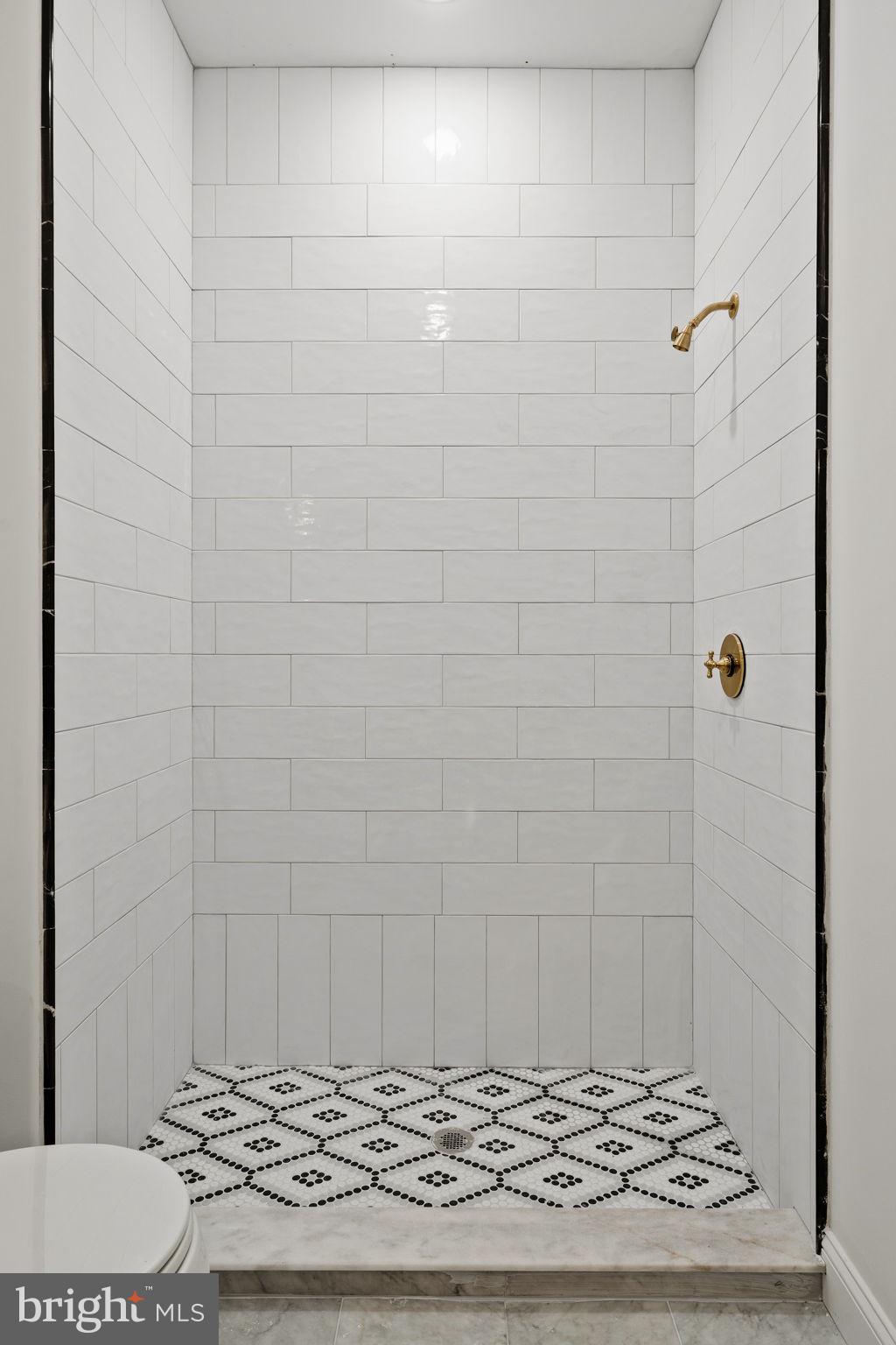 VALENTINE ESTS - Residential