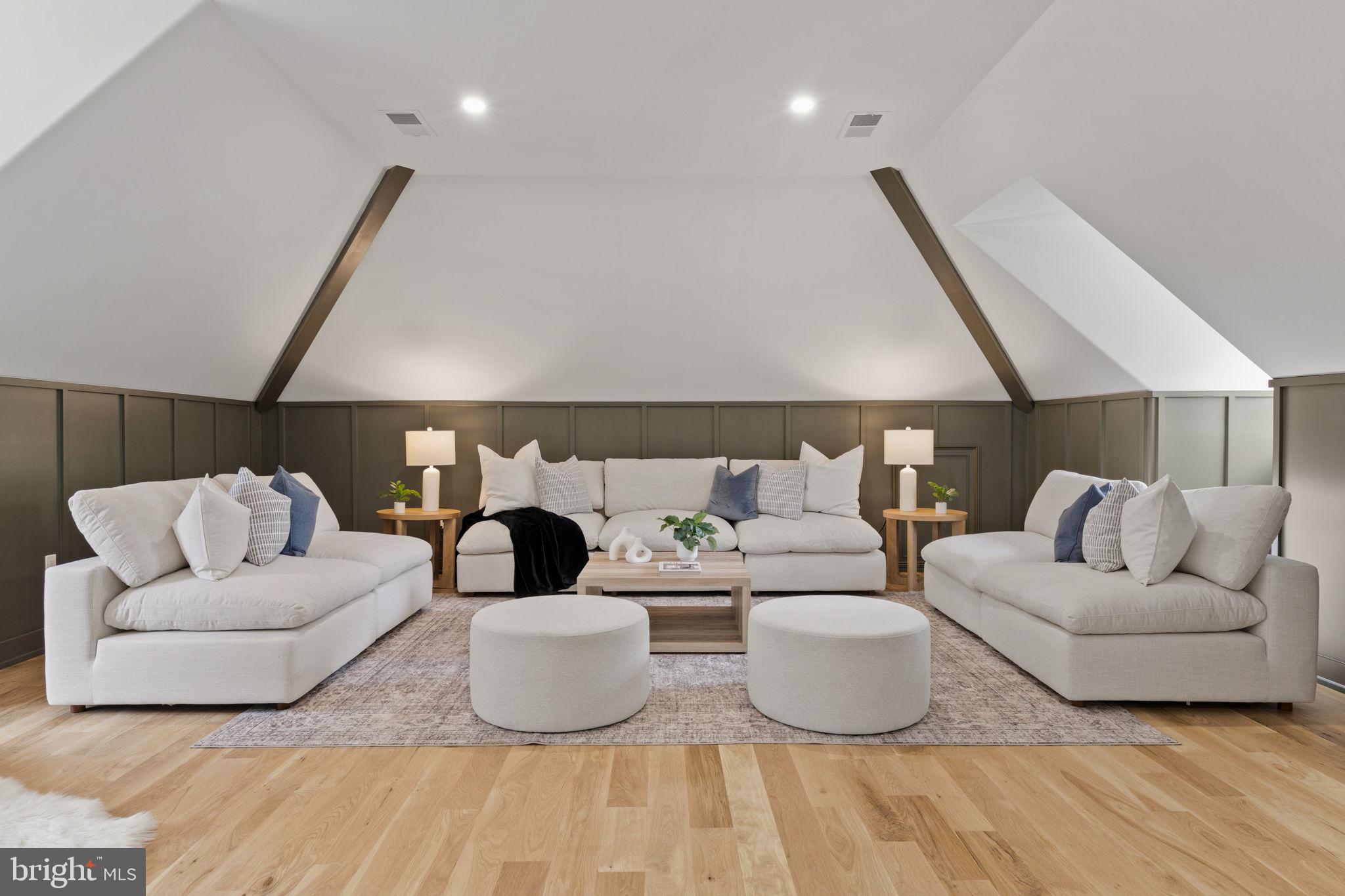 VALENTINE ESTS - Residential