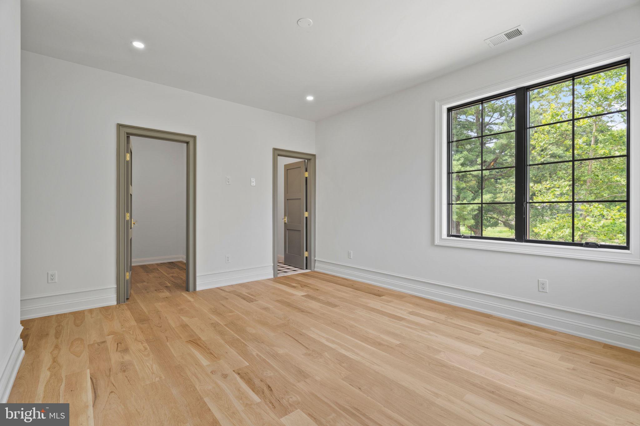 VALENTINE ESTS - Residential