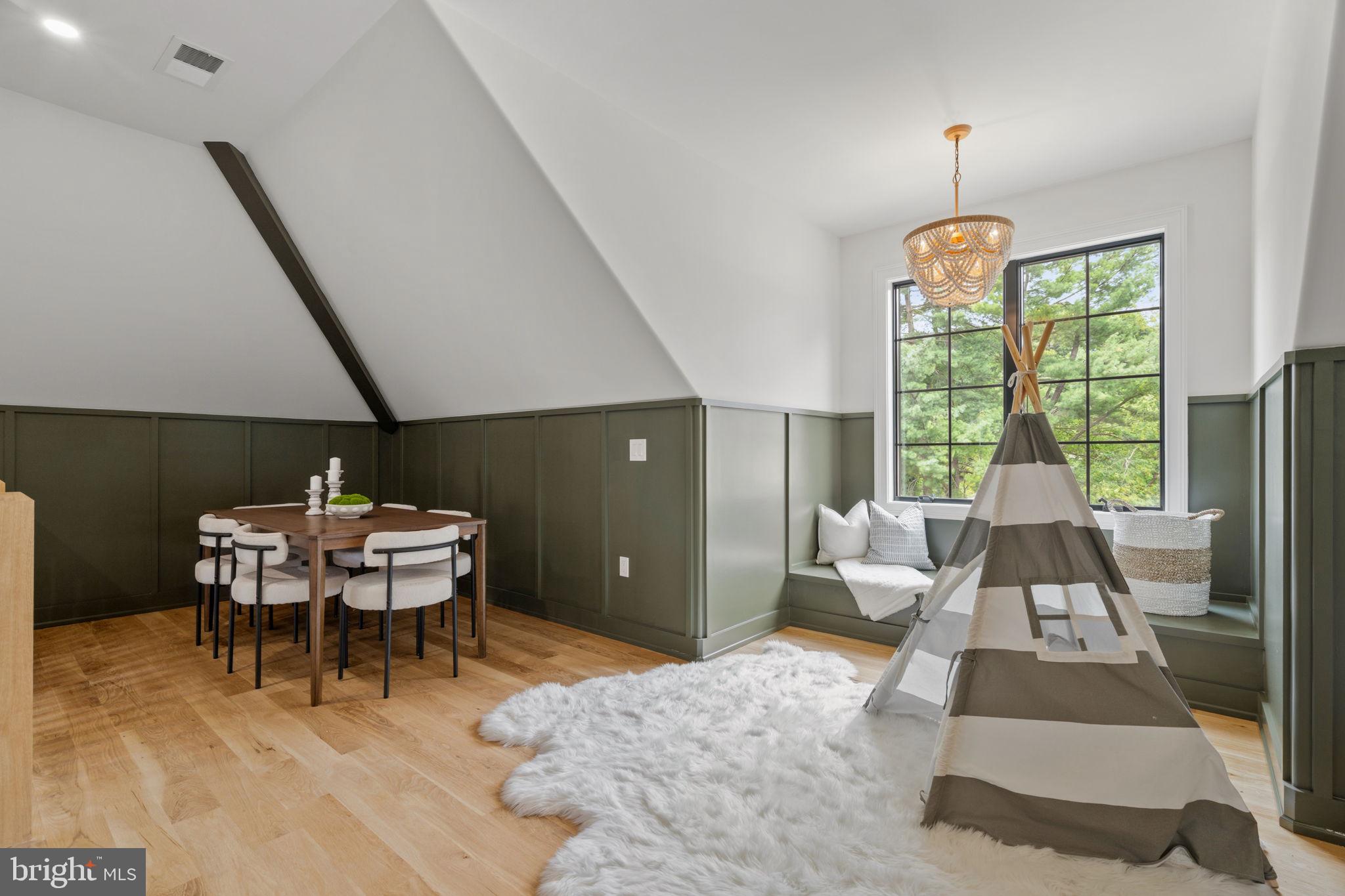 VALENTINE ESTS - Residential