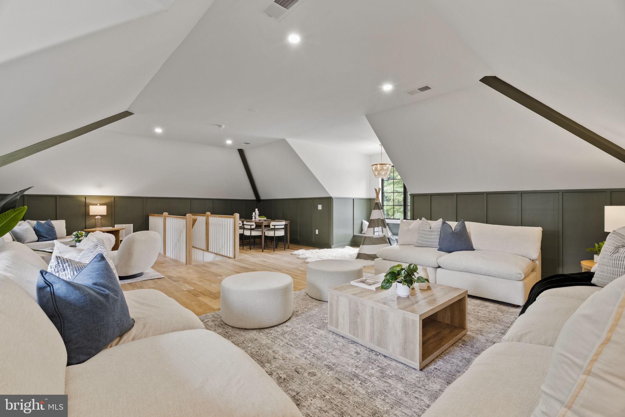 VALENTINE ESTS - Residential