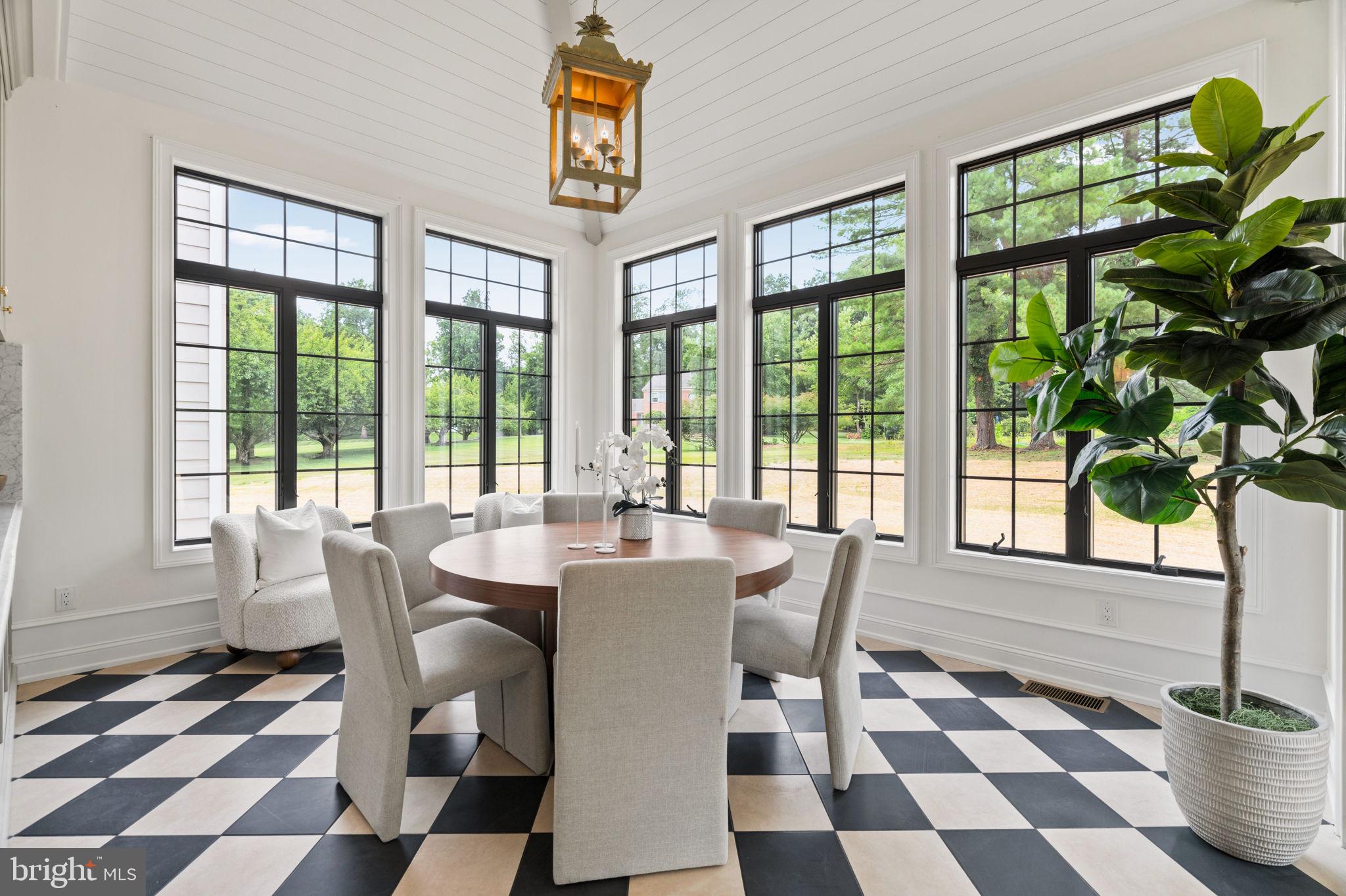 VALENTINE ESTS - Residential