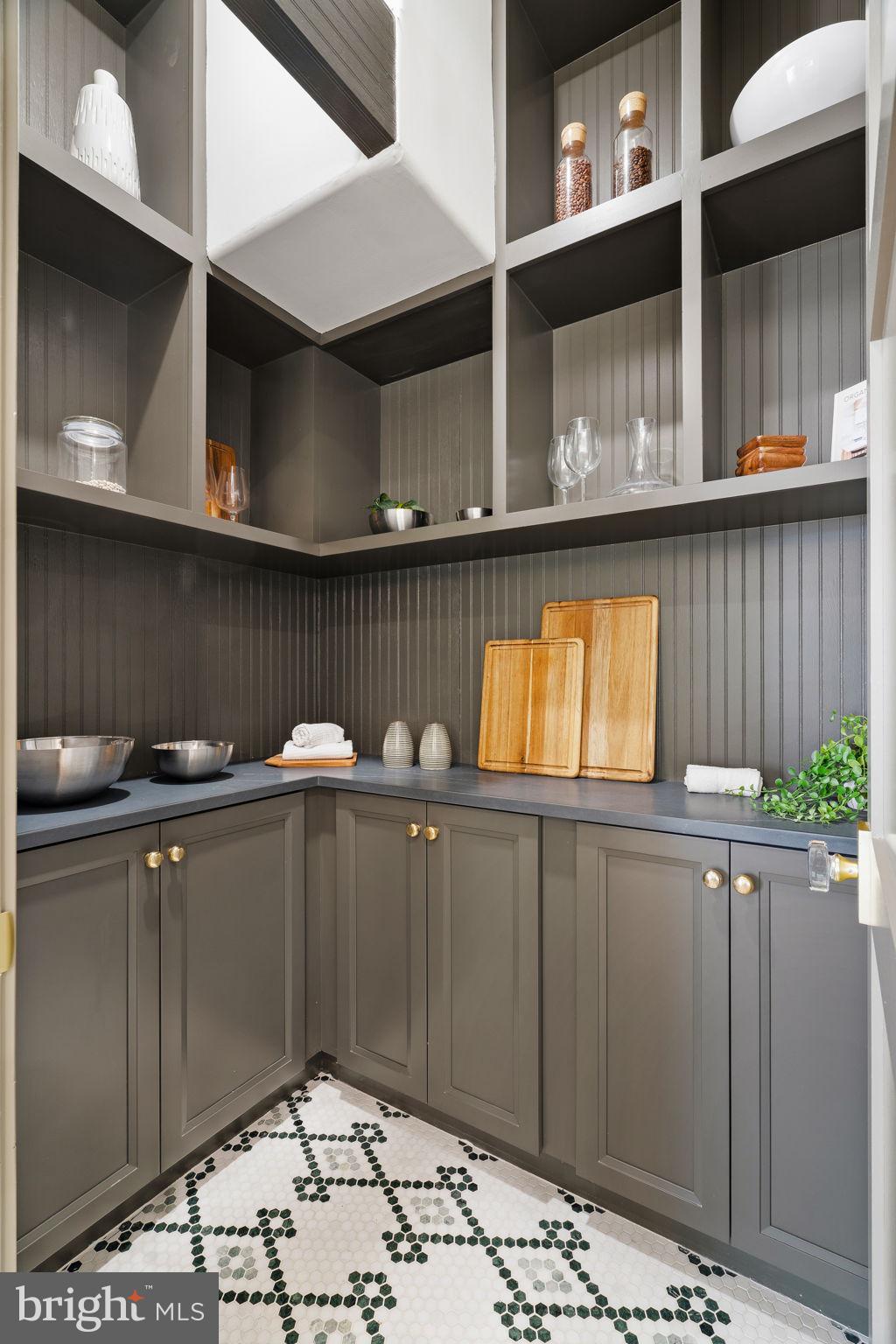 VALENTINE ESTS - Residential