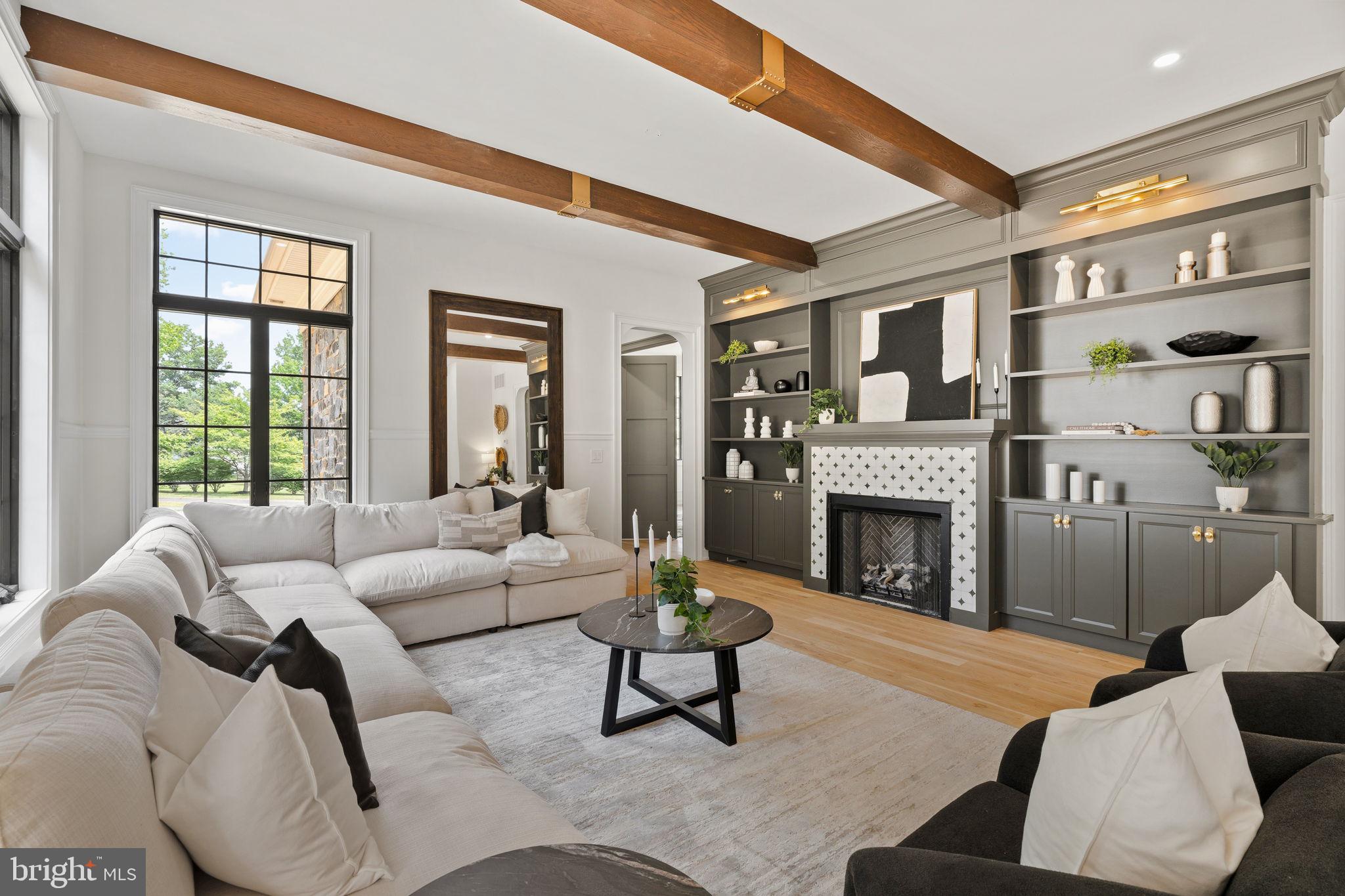 VALENTINE ESTS - Residential