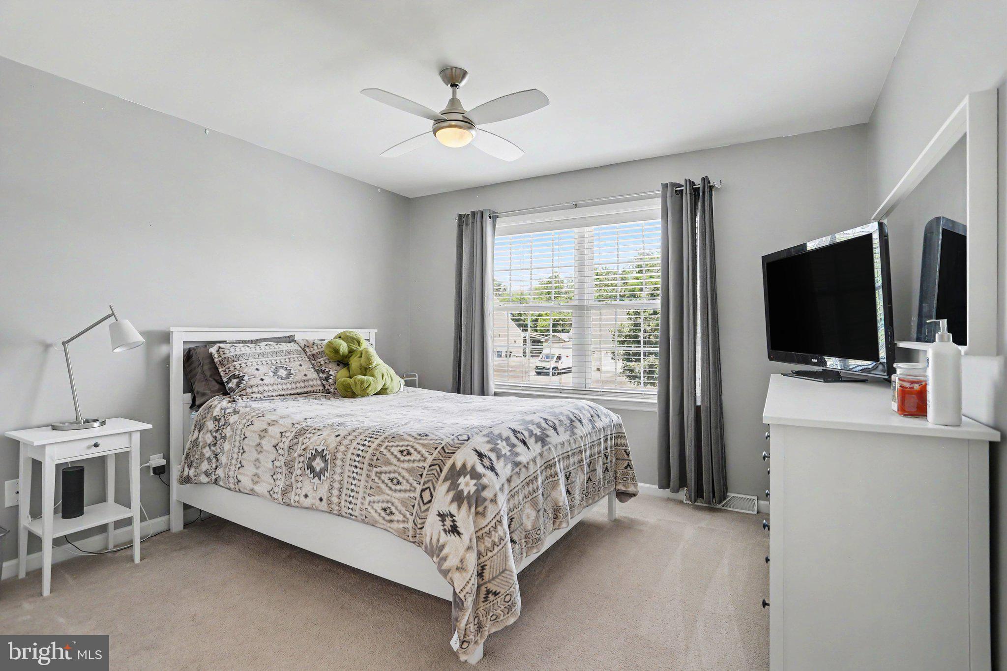 FEATHERTON CROSSING - Residential