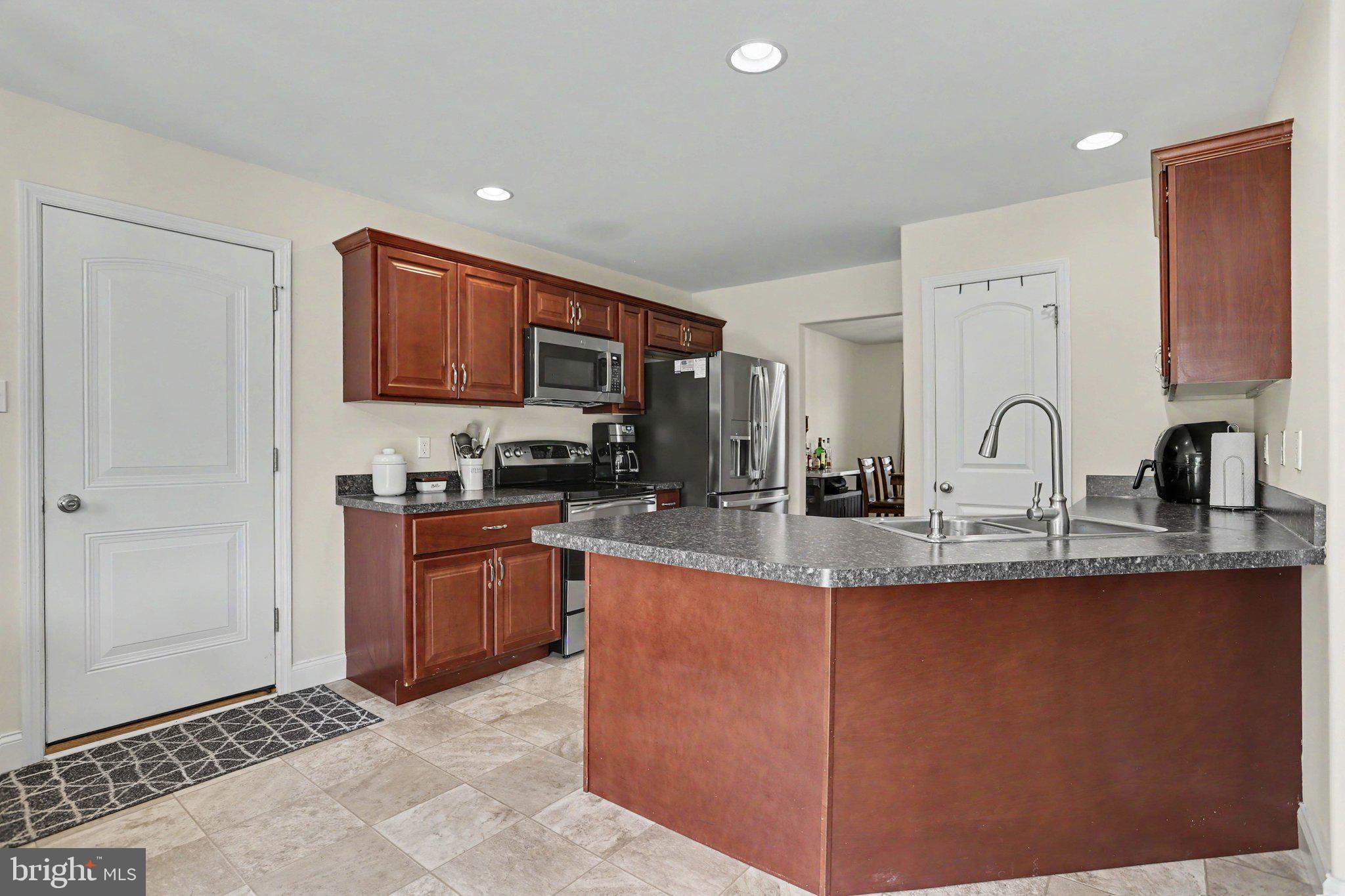 FEATHERTON CROSSING - Residential