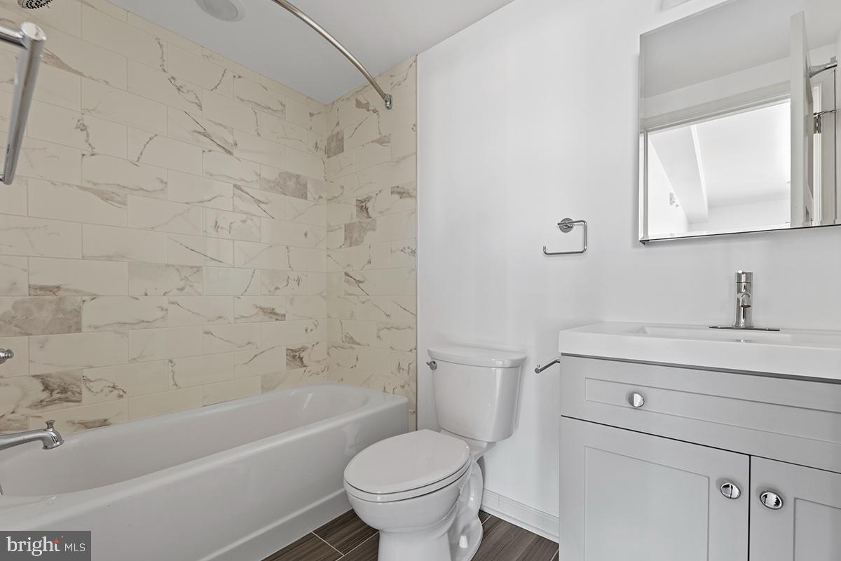 ROXBOROUGH - Residential Lease
