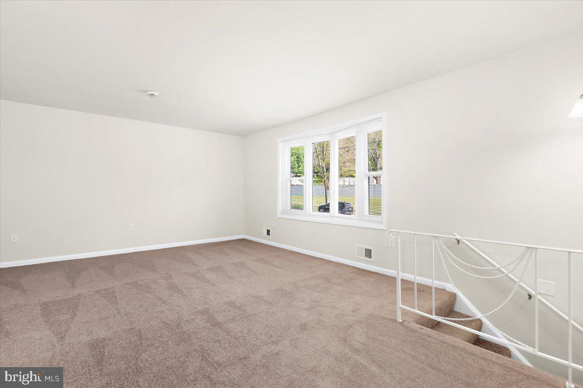 CRESTVIEW MANOR - Residential Lease