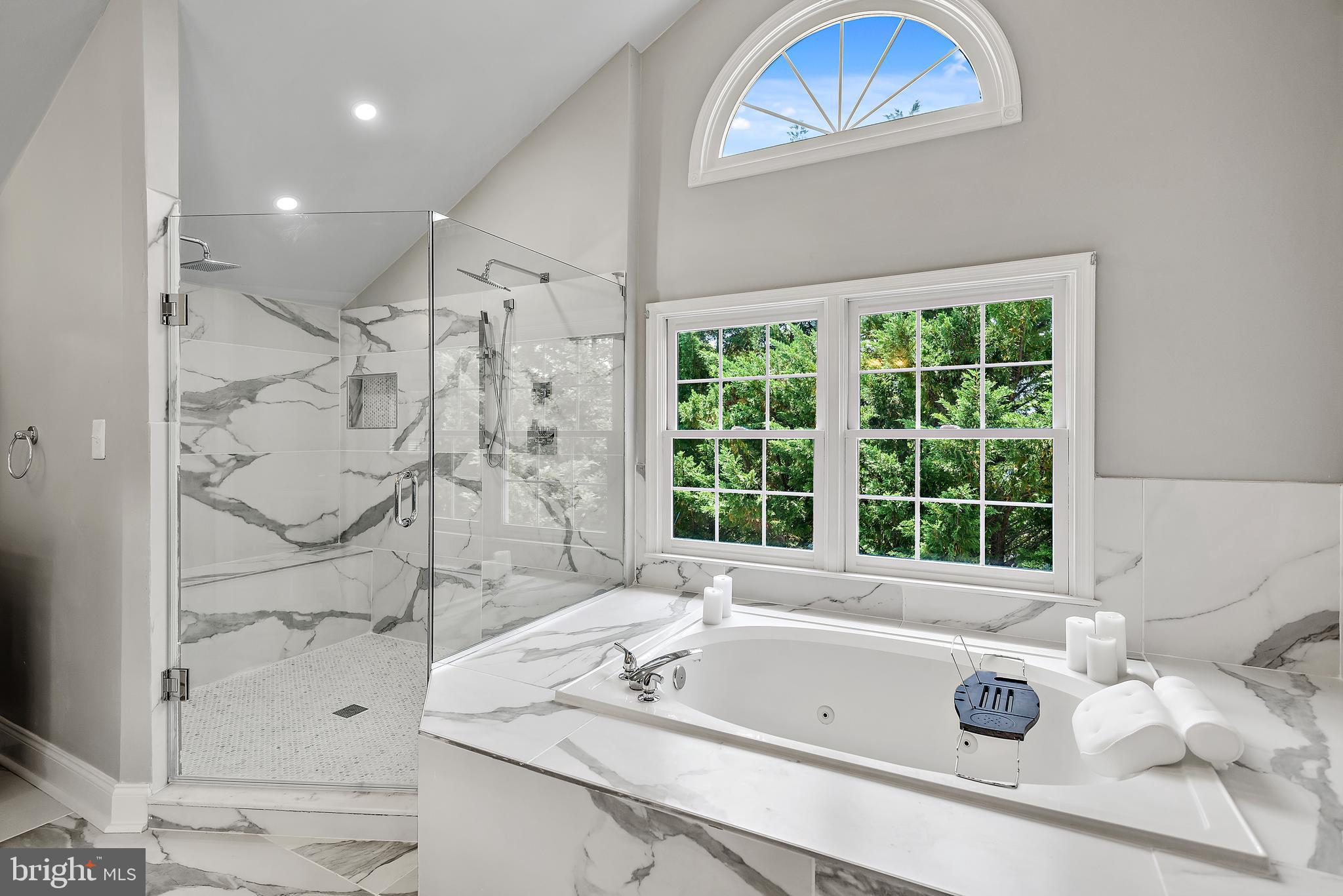 PALATINE OAKS - Residential
