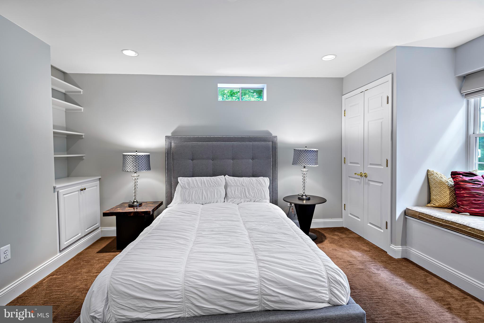 PALATINE OAKS - Residential