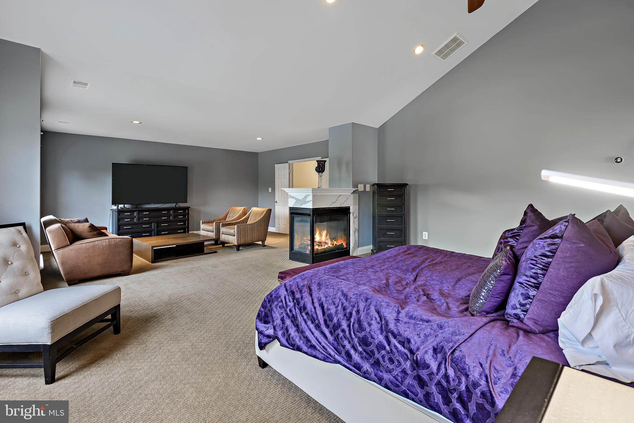 PALATINE OAKS - Residential