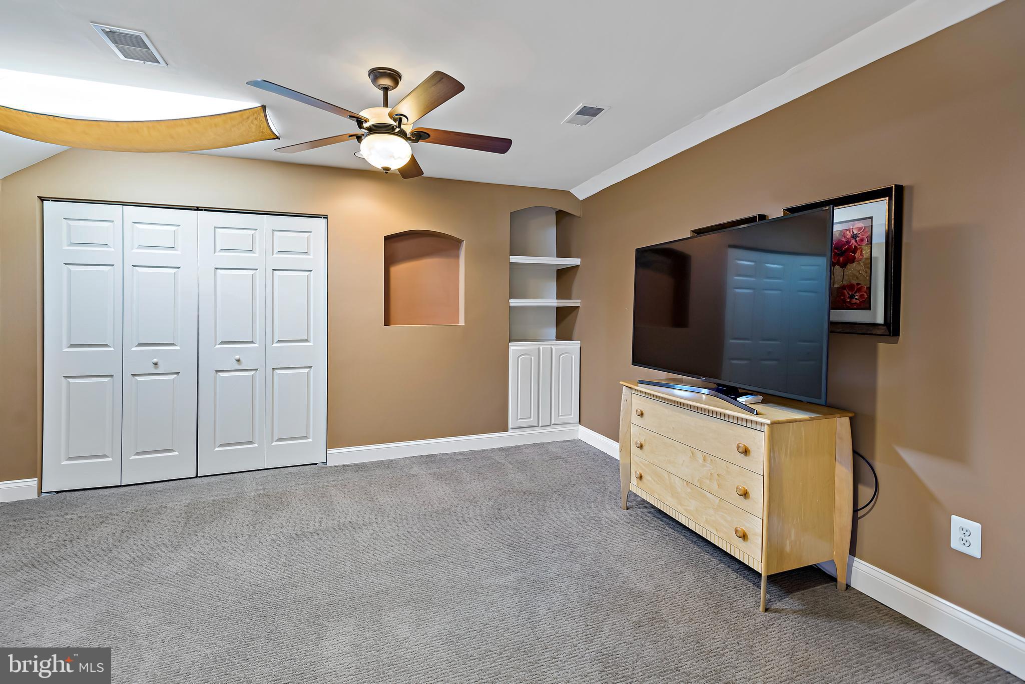 PALATINE OAKS - Residential