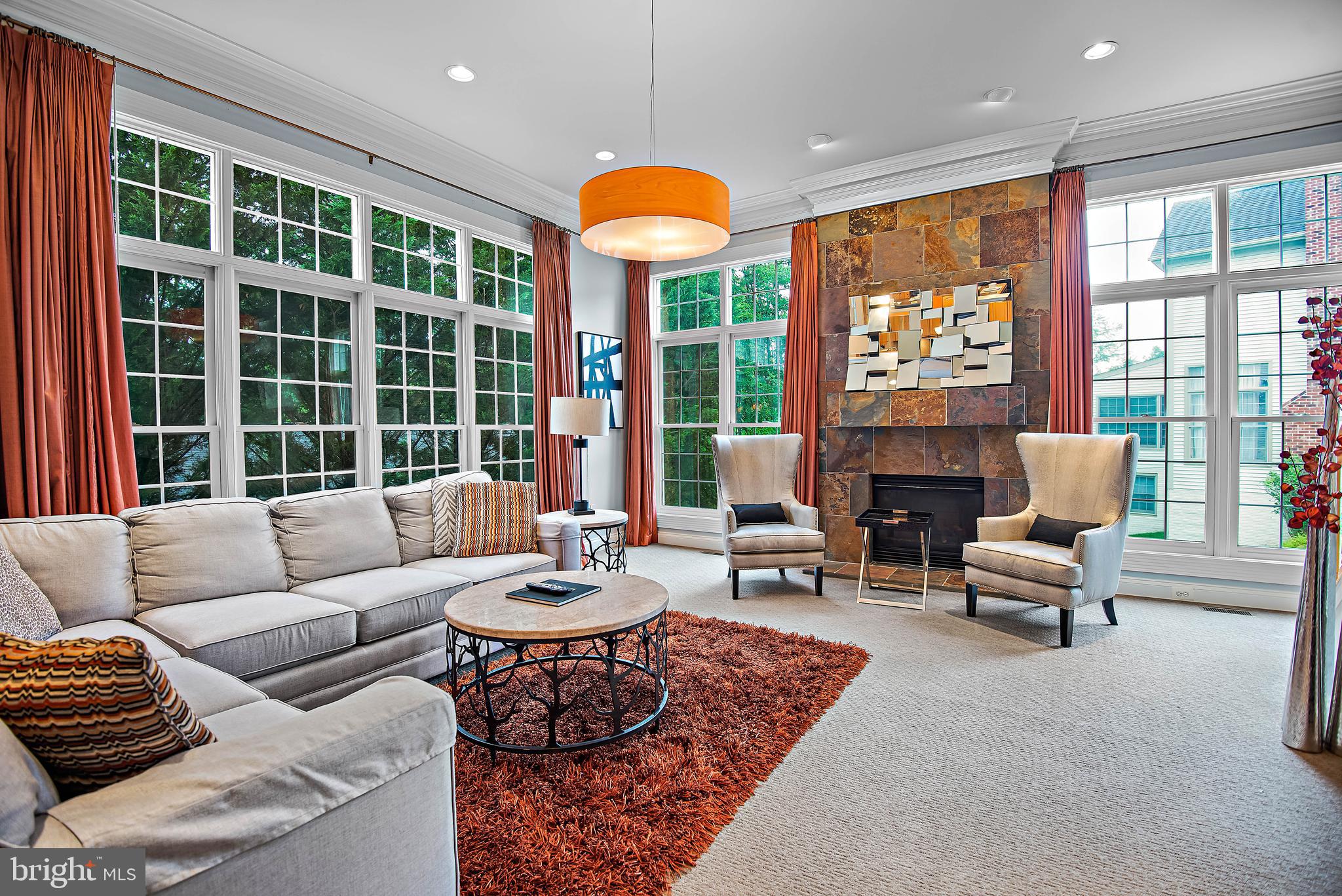 PALATINE OAKS - Residential