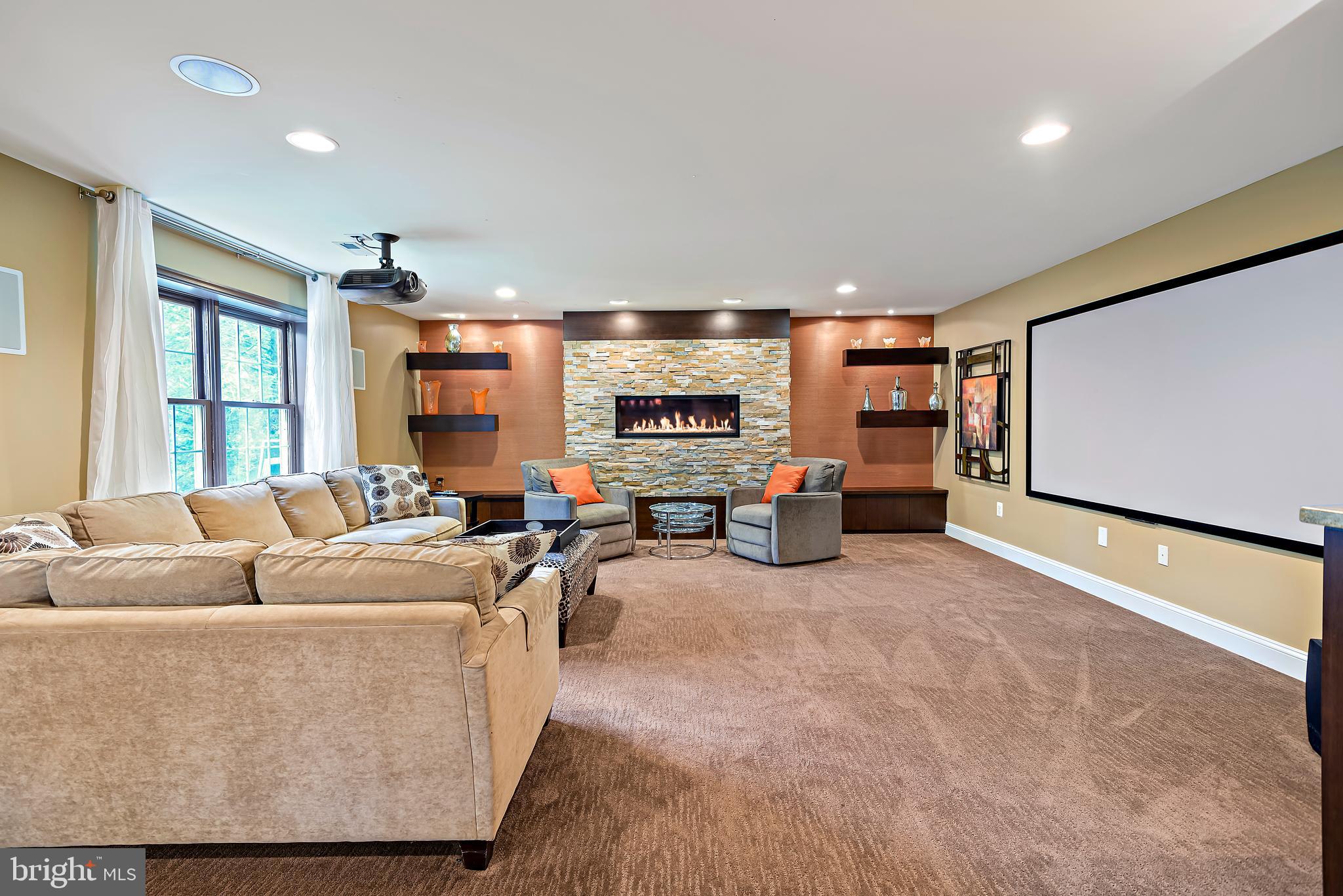 PALATINE OAKS - Residential