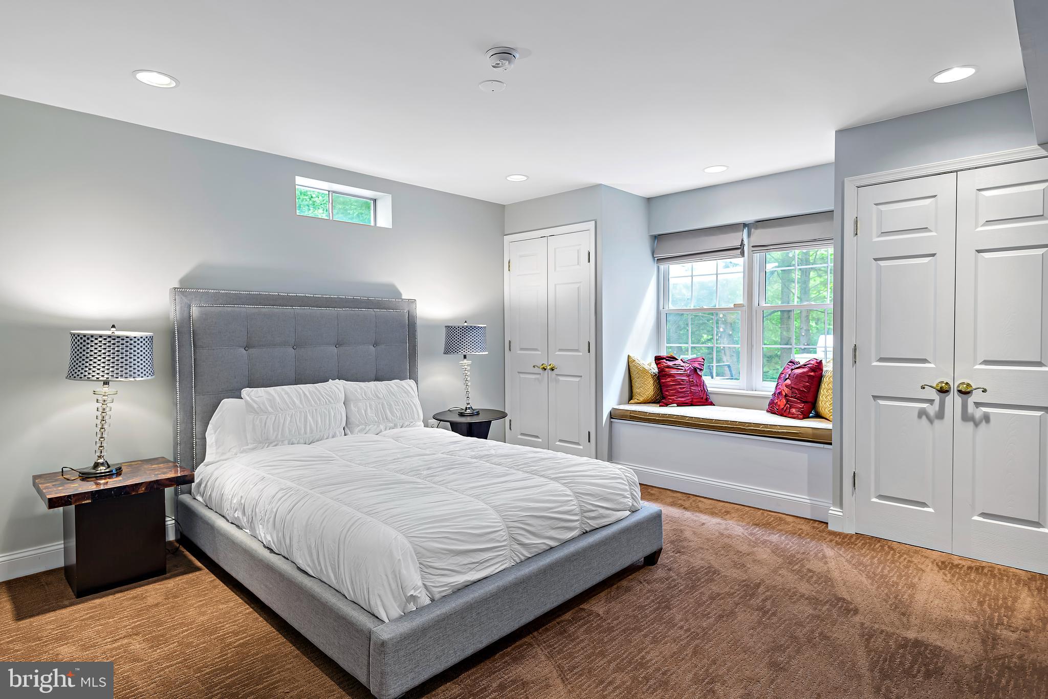 PALATINE OAKS - Residential