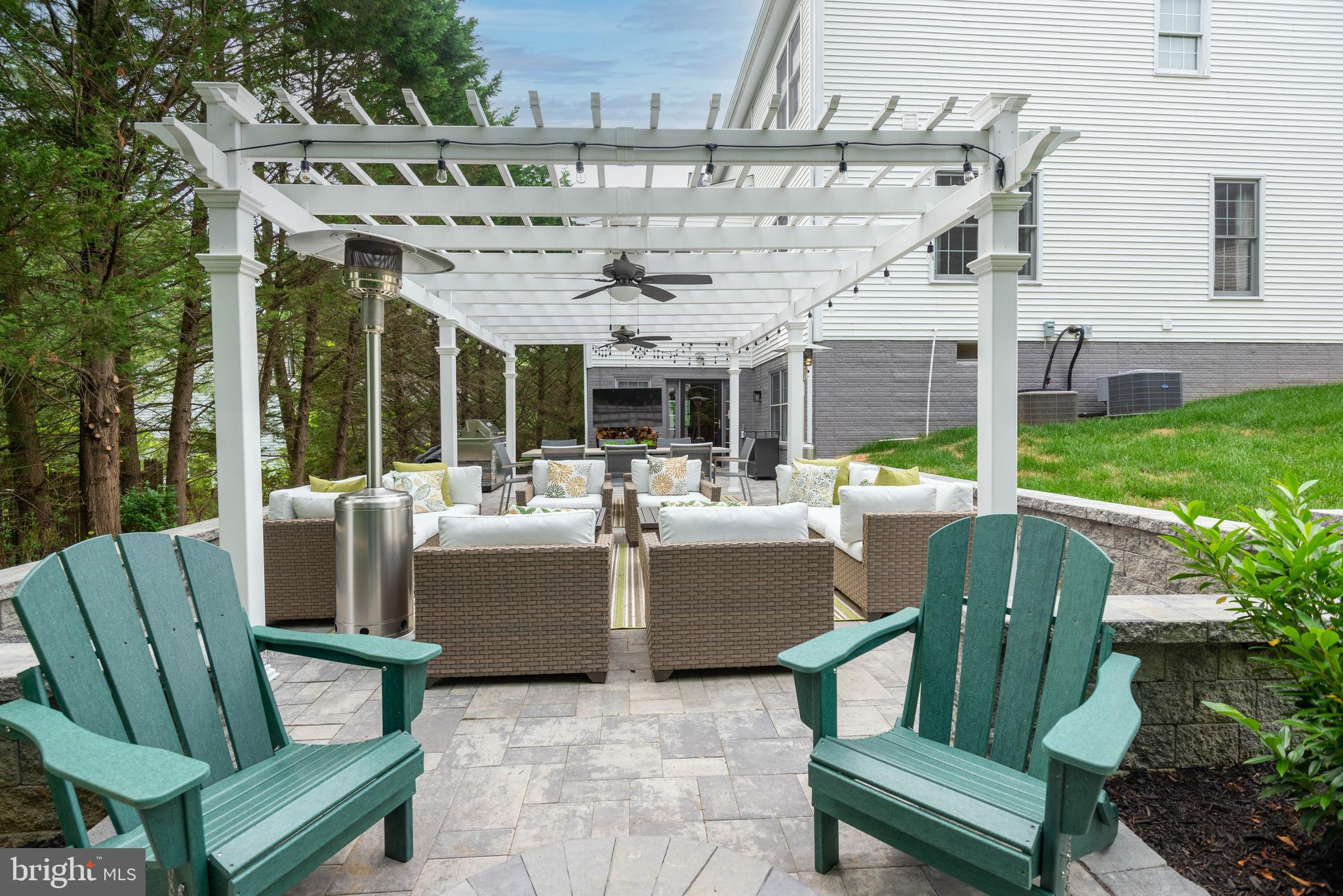 PALATINE OAKS - Residential