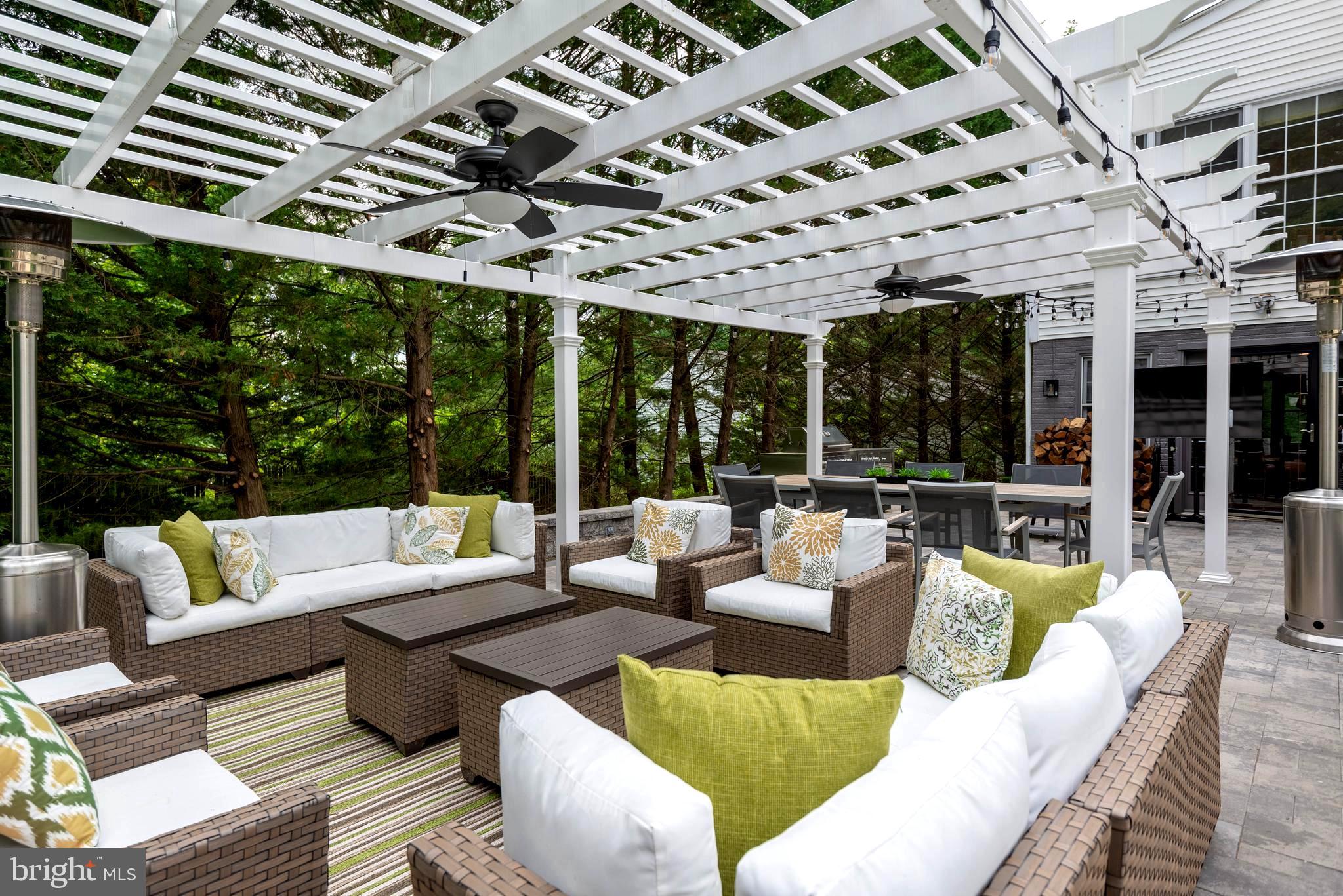 PALATINE OAKS - Residential
