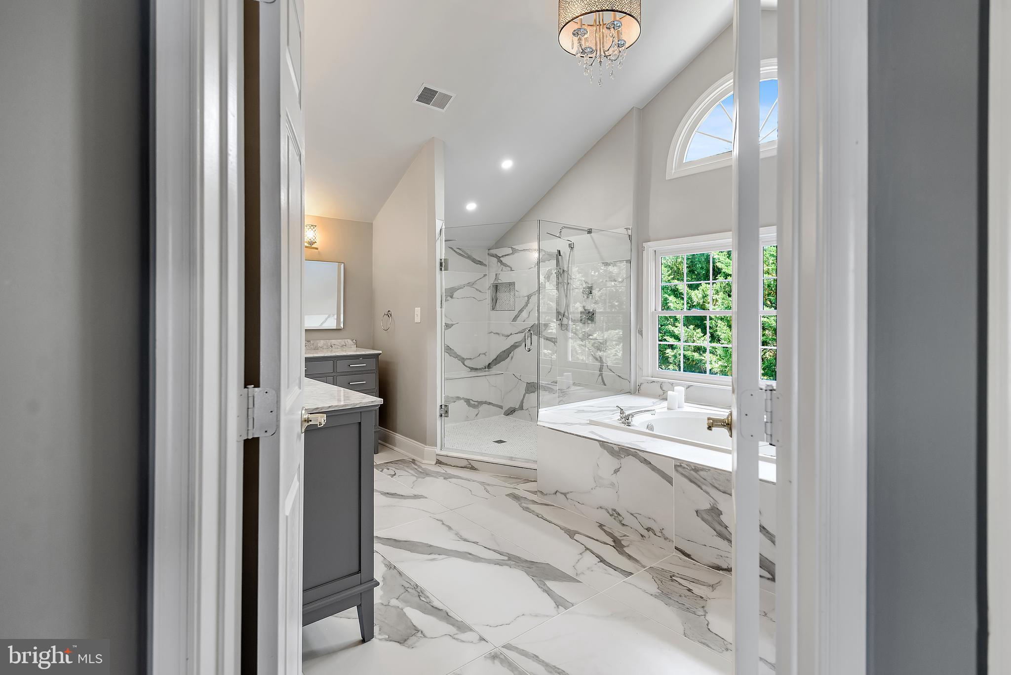 PALATINE OAKS - Residential