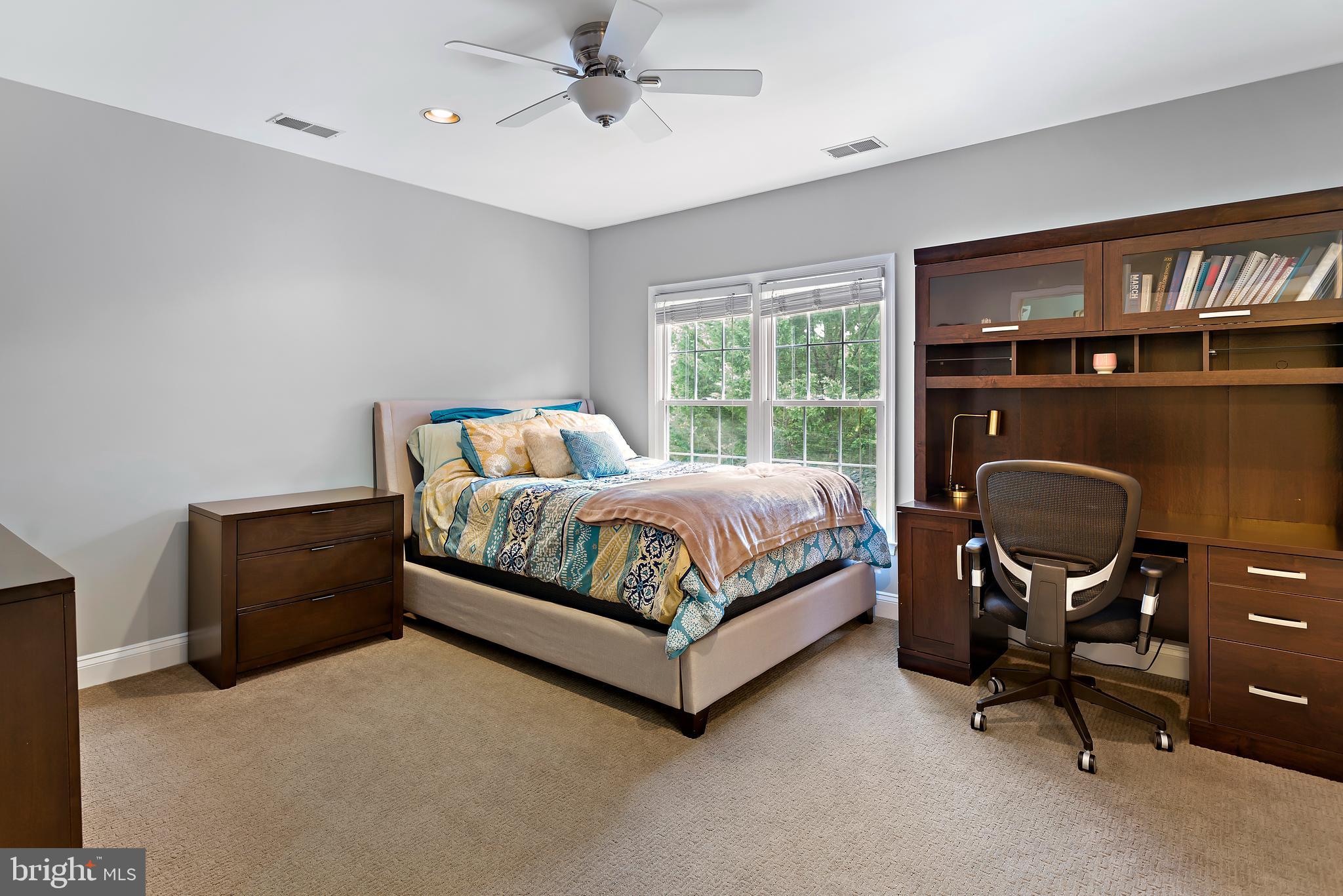 PALATINE OAKS - Residential