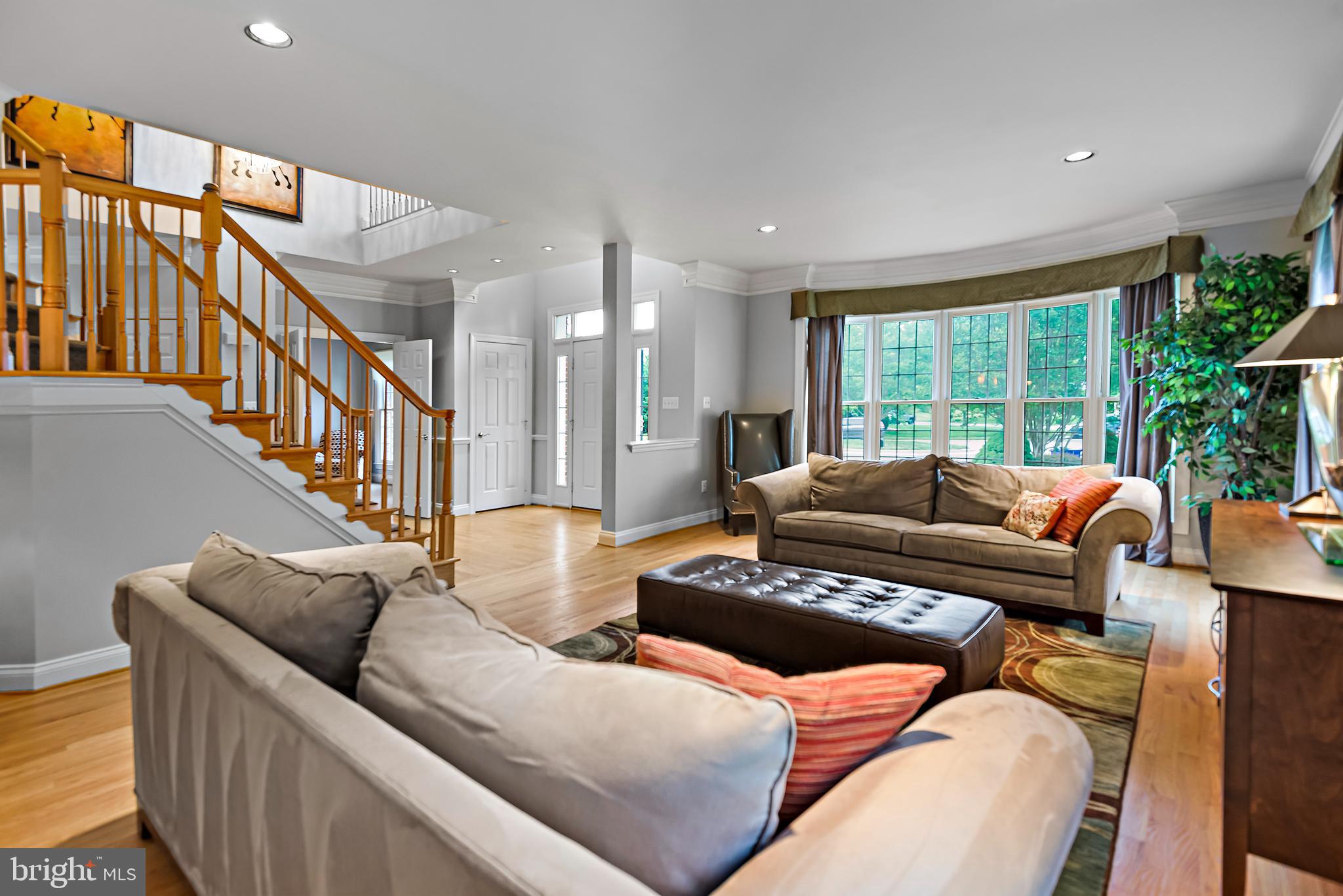 PALATINE OAKS - Residential