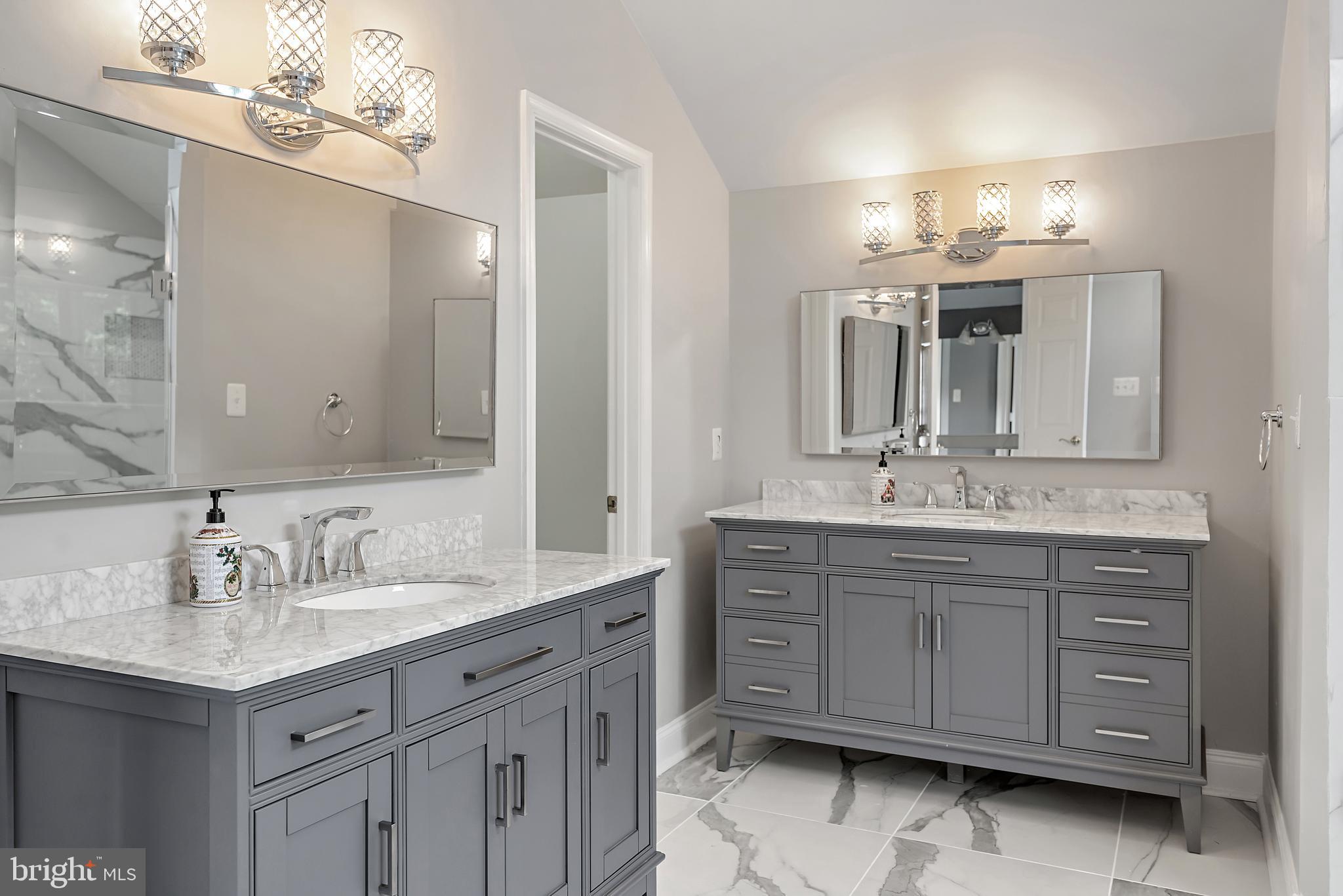 PALATINE OAKS - Residential