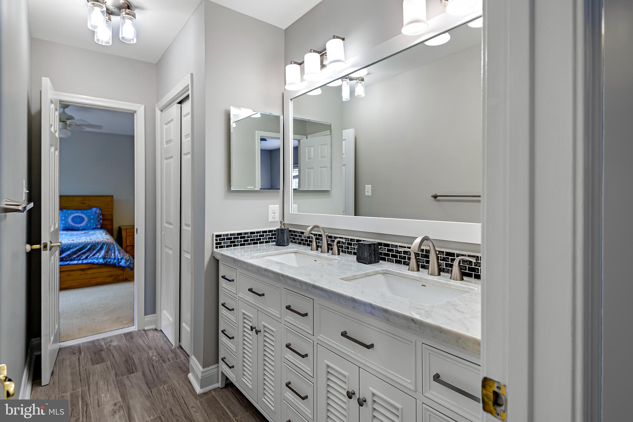 PALATINE OAKS - Residential