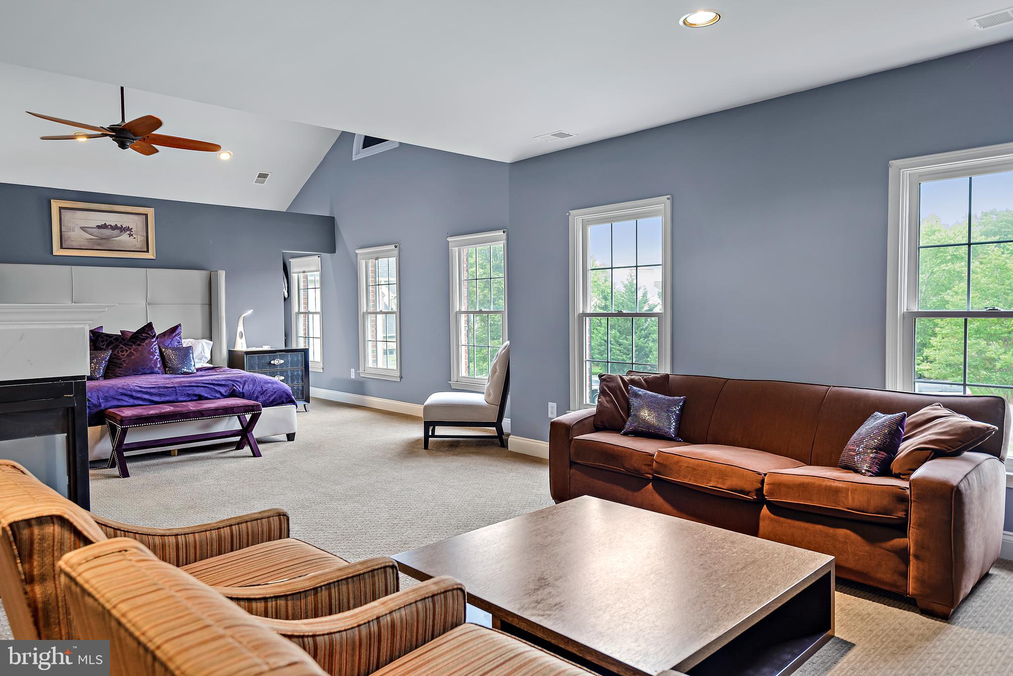PALATINE OAKS - Residential