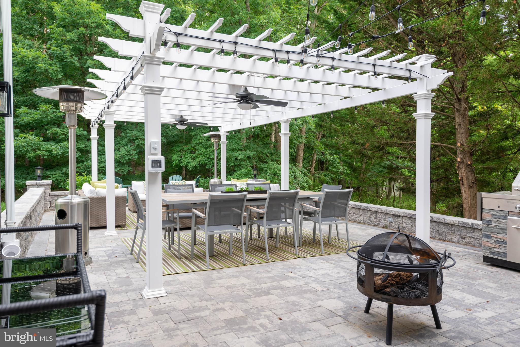 PALATINE OAKS - Residential
