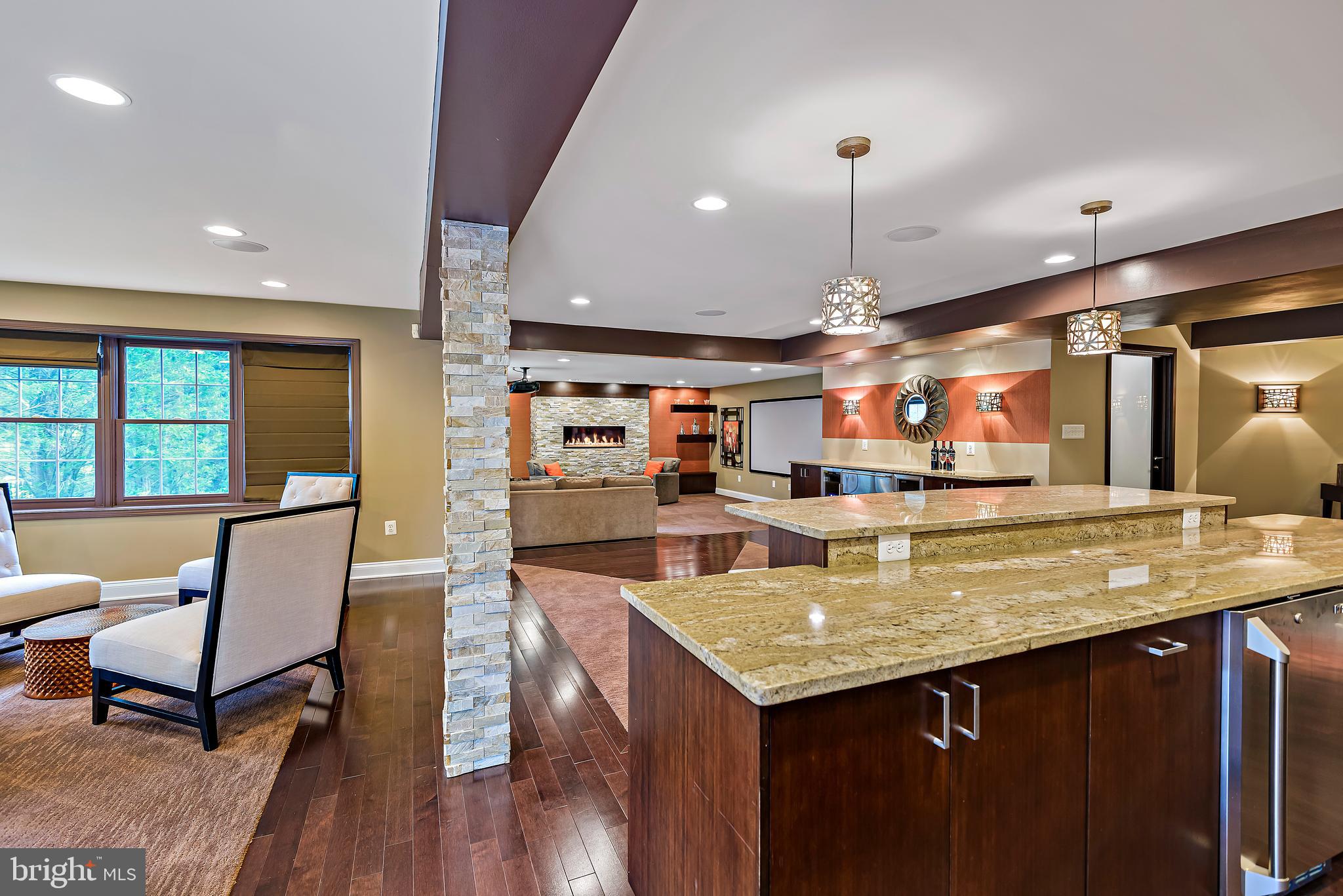 PALATINE OAKS - Residential
