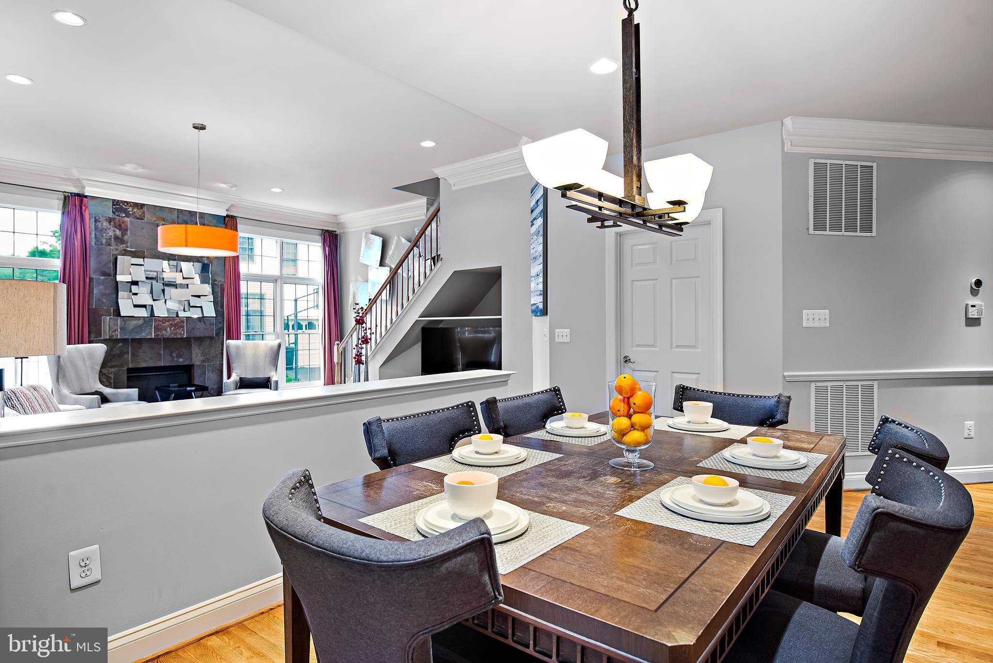 PALATINE OAKS - Residential